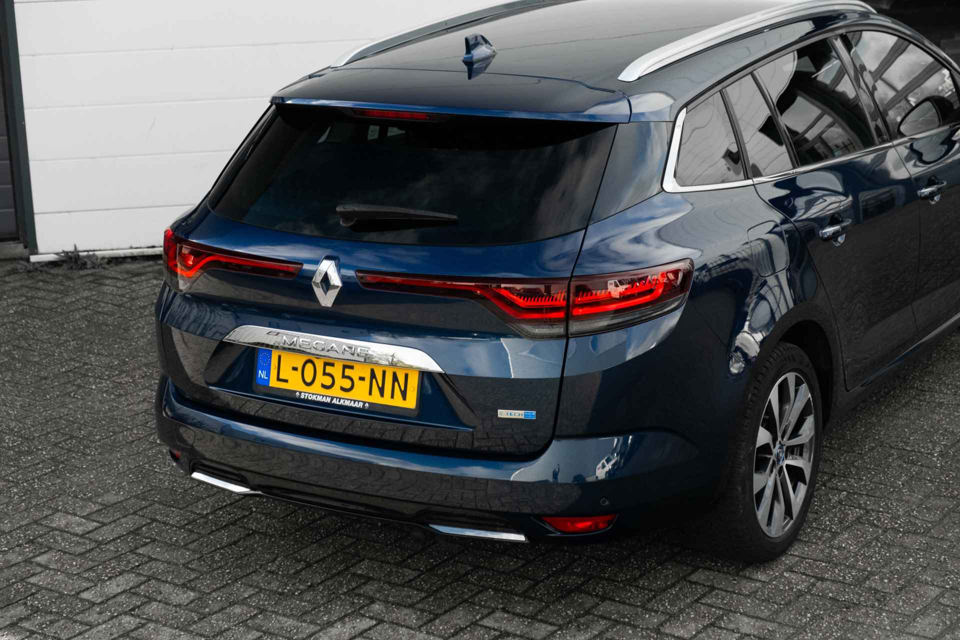 Renault Mégane Estate 1.6 E-Tech Plug-In Hybrid 160 PK Business Edition One | Automaat | Trekhaak afneembaar | Leder | Stoelverwarming voor | incl. Bovag rijklaarpakket met 12 maanden garantie - 17/67