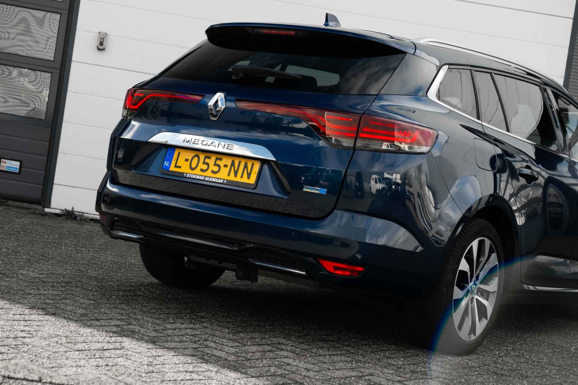 Renault Mégane Estate 1.6 E-Tech Plug-In Hybrid 160 PK Business Edition One | Automaat | Trekhaak afneembaar | Leder | Stoelverwarming voor | incl. Bovag rijklaarpakket met 12 maanden garantie - 18/67