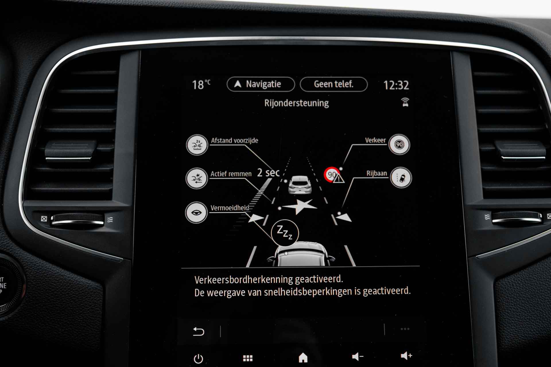 Renault Mégane Estate 1.6 E-Tech Plug-In Hybrid 160 PK Business Edition One | Automaat | Trekhaak afneembaar | Leder | Stoelverwarming voor | incl. Bovag rijklaarpakket met 12 maanden garantie - 53/67