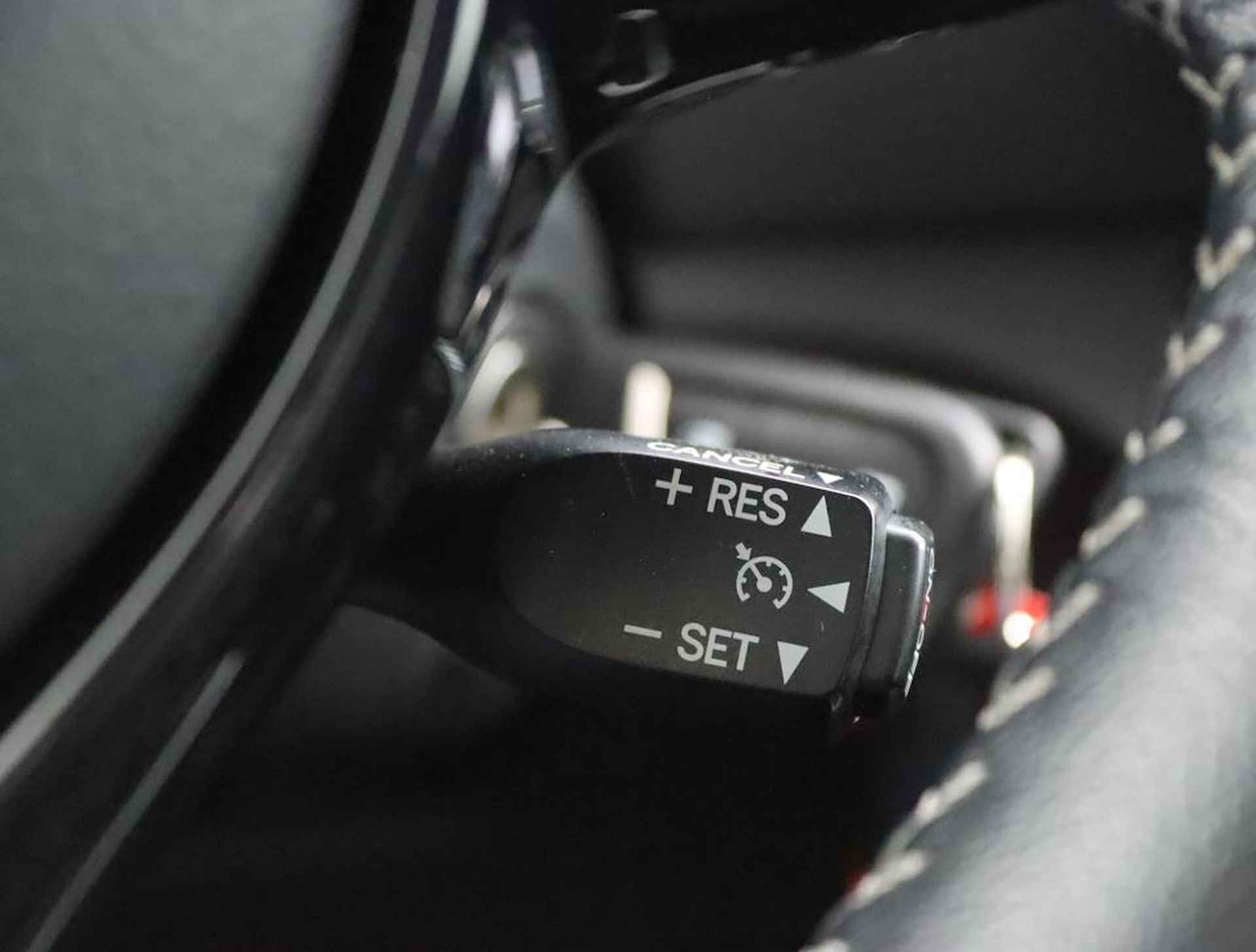 Toyota Yaris 1.5 Hybrid Design | Parkeercamera | Navigatie | Climate control | Cruise control | - 47/54