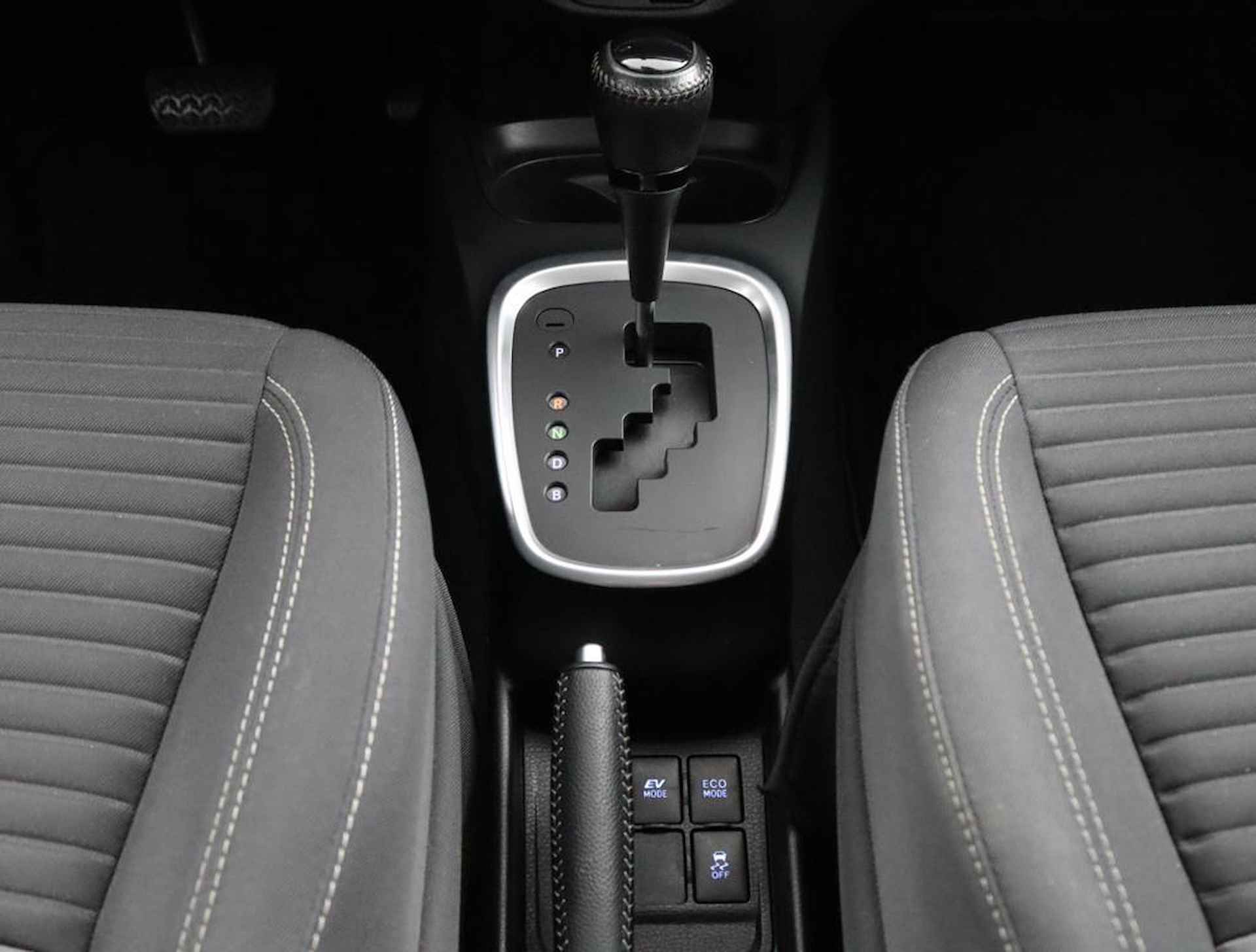 Toyota Yaris 1.5 Hybrid Design | Parkeercamera | Navigatie | Climate control | Cruise control | - 48/54