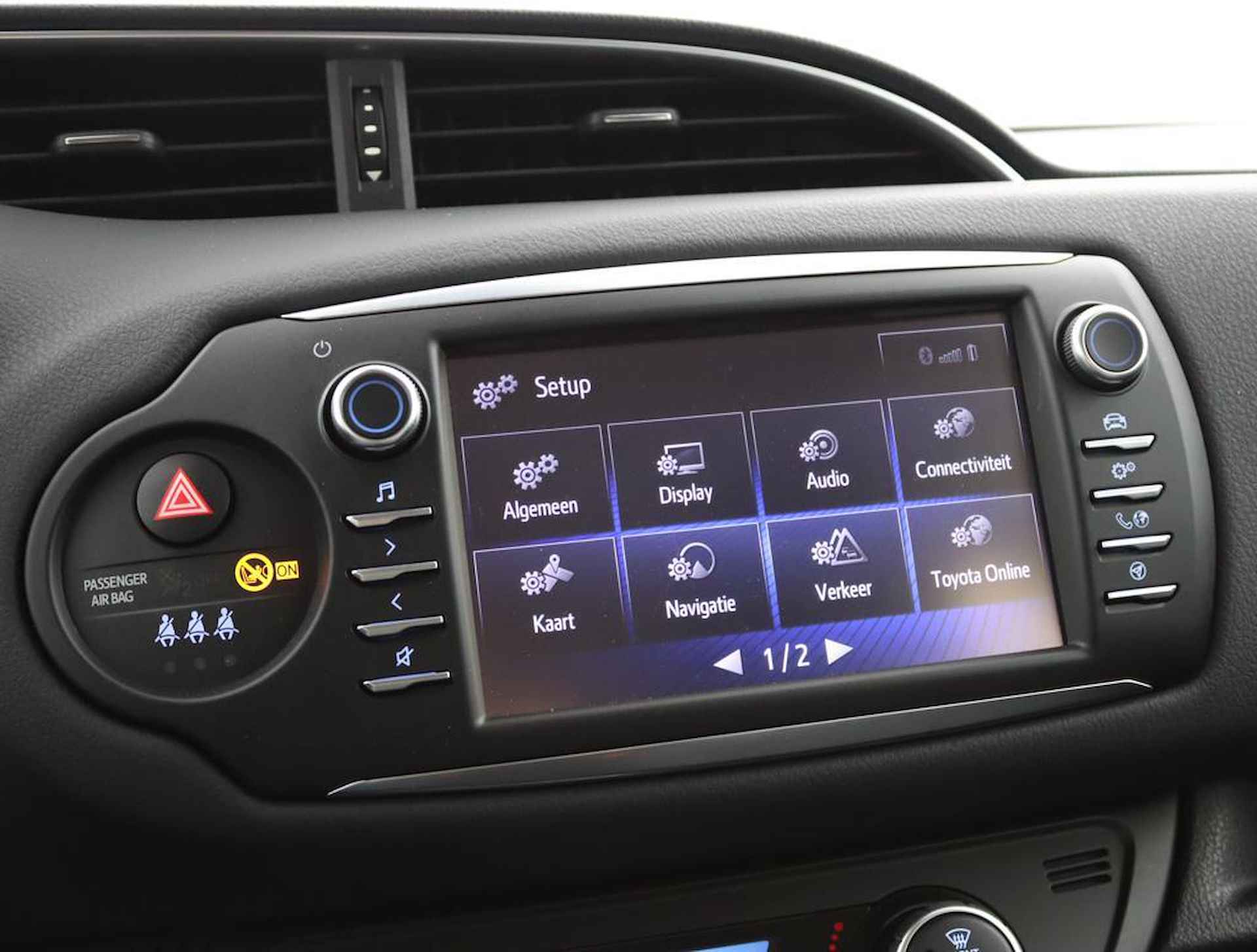 Toyota Yaris 1.5 Hybrid Design | Parkeercamera | Navigatie | Climate control | Cruise control | - 51/54