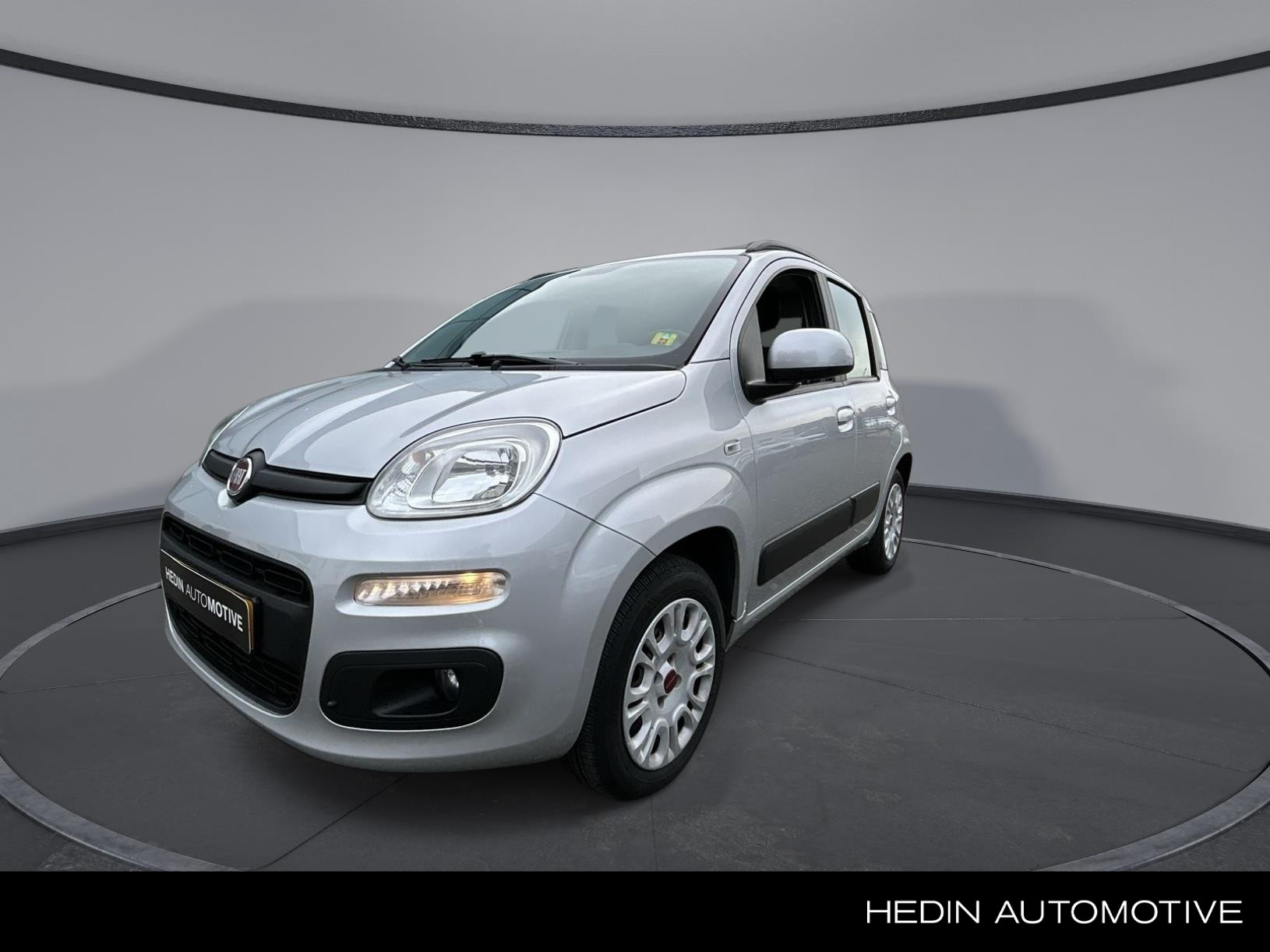 Fiat Panda 1.2 Lounge | AIRCO | PARKEERSENSOREN ACHTER | STUURWIELBEDIENING | BLUETOOTH RADIO