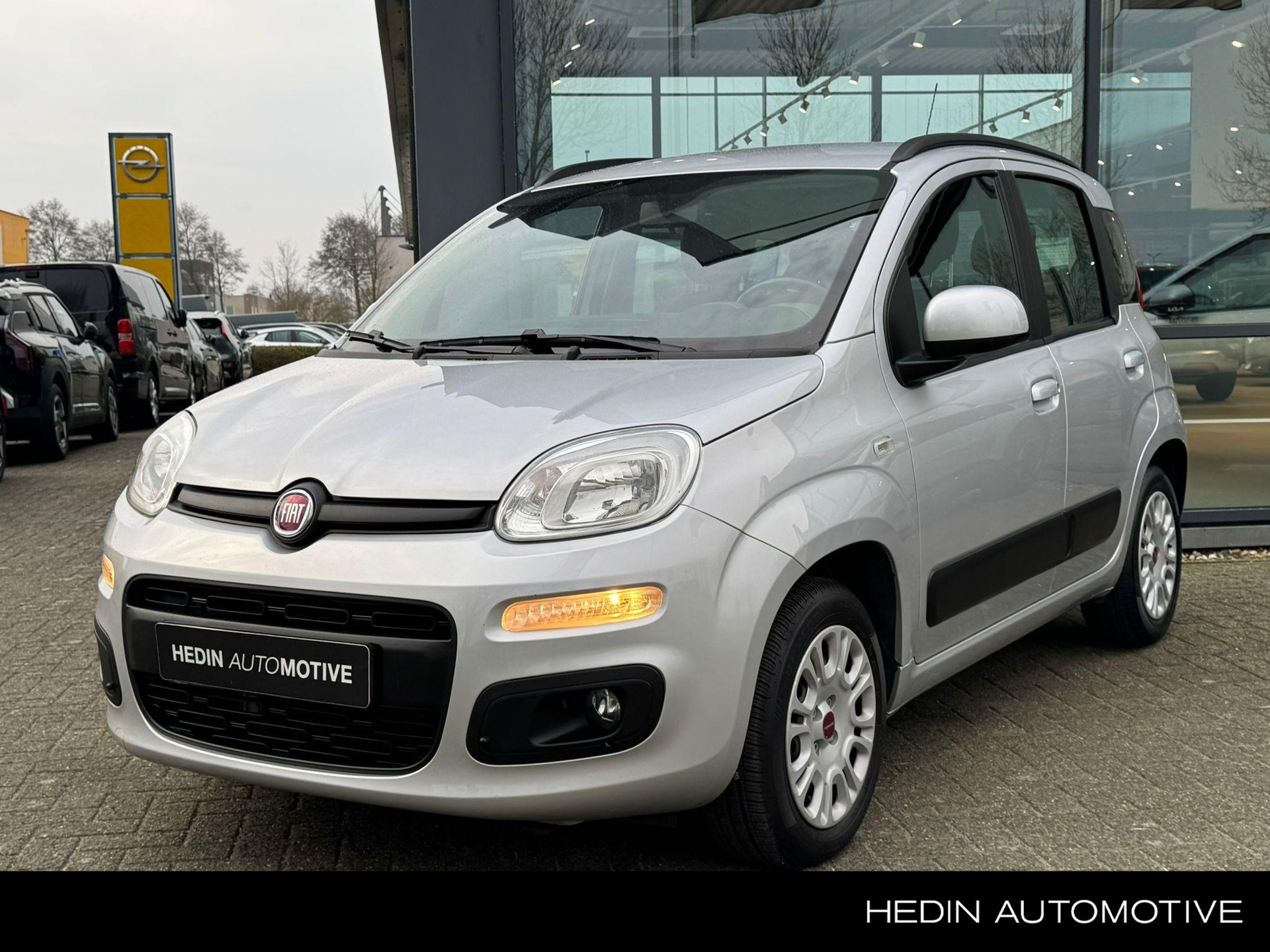 Fiat Panda 1.2 Lounge | AIRCO | PARKEERSENSOREN ACHTER | STUURWIELBEDIENING | BLUETOOTH RADIO