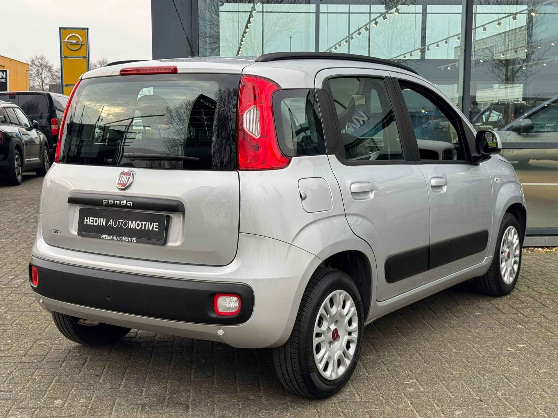 Fiat Panda 1.2 Lounge | AIRCO | PARKEERSENSOREN ACHTER | STUURWIELBEDIENING | BLUETOOTH RADIO - 2/21