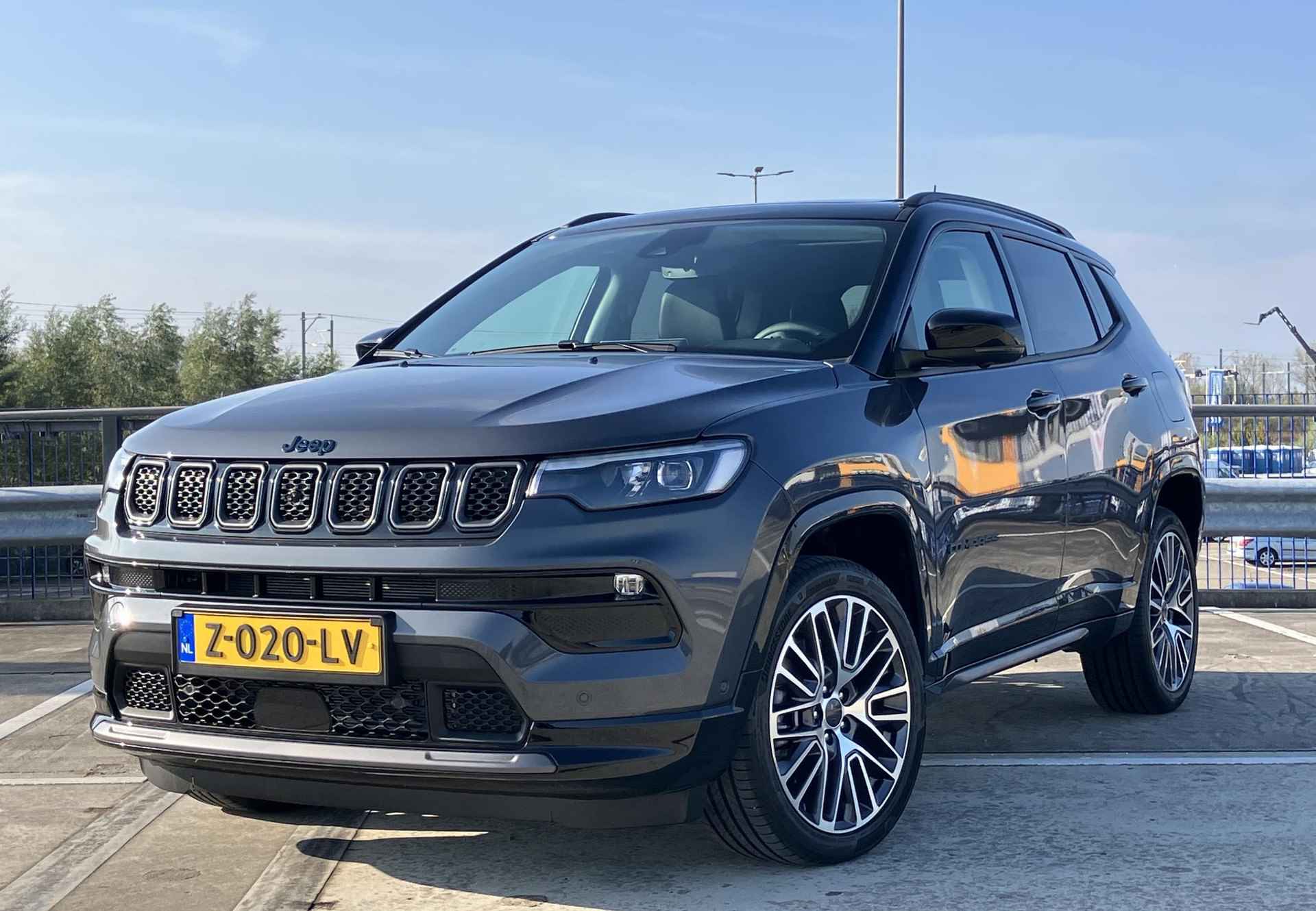 Jeep Compass 4xe 240 Summit Plug-in Hybrid / Schuifdak / 19" - 49/56