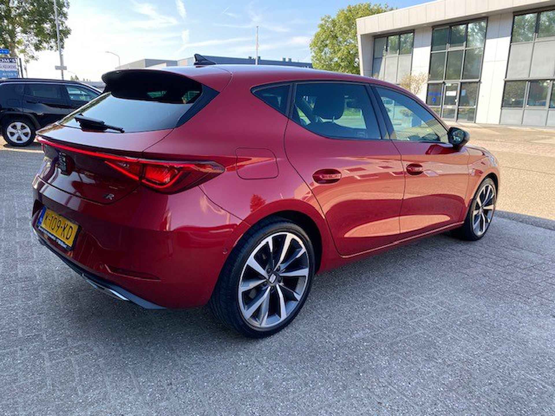 SEAT Leon 1.5 eTSI 150pk DSG-7 FR Launch Edition met Full Link, 18 inch en Navi - 10/34