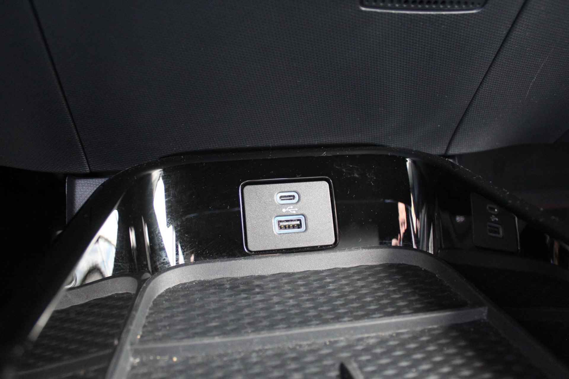 Ford Mustang Mach-E 75kWh AWD | 12% bijtelling | Technology Pack | Elektr. achterklep | Stoelverwarming | Adapt. Cruise control | Camera | - 24/35