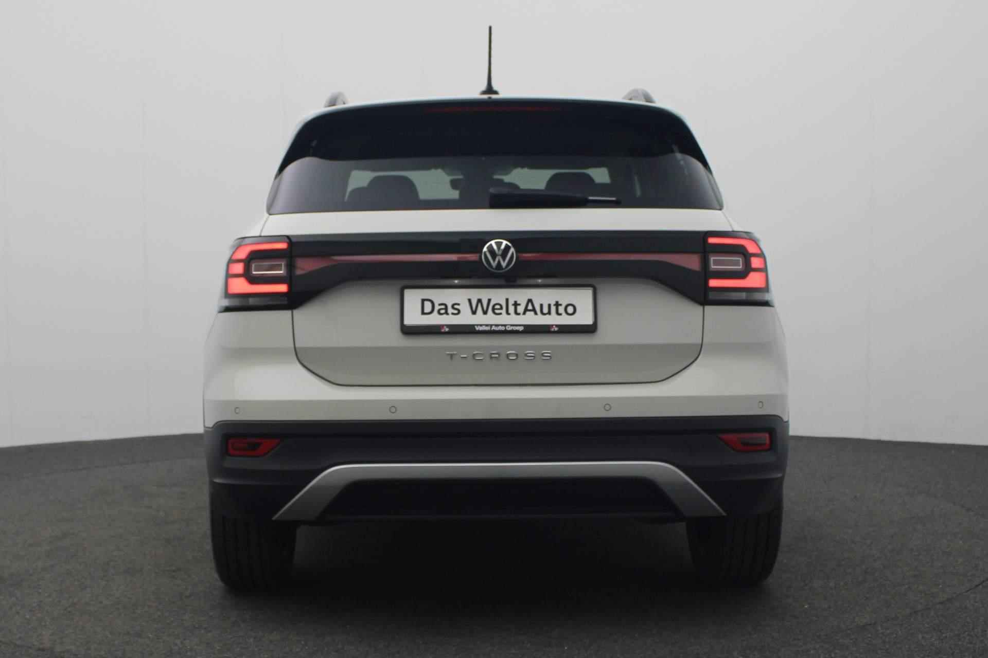 Volkswagen T-Cross 1.0 TSI 110PK DSG Active | ACC | Camera | Stoelverwarming | Navi - 15/35