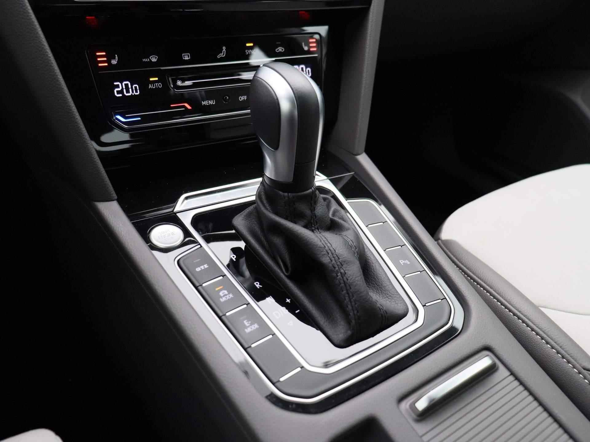Volkswagen Arteon 1.4 TSI eHybrid Elegance | Automaat | Leder | Navigatie | Climate control | Parkeer sensoren | LMV | LED | Stoel verwarming | Apple carplay | DAB | Lage km stand - 21/43