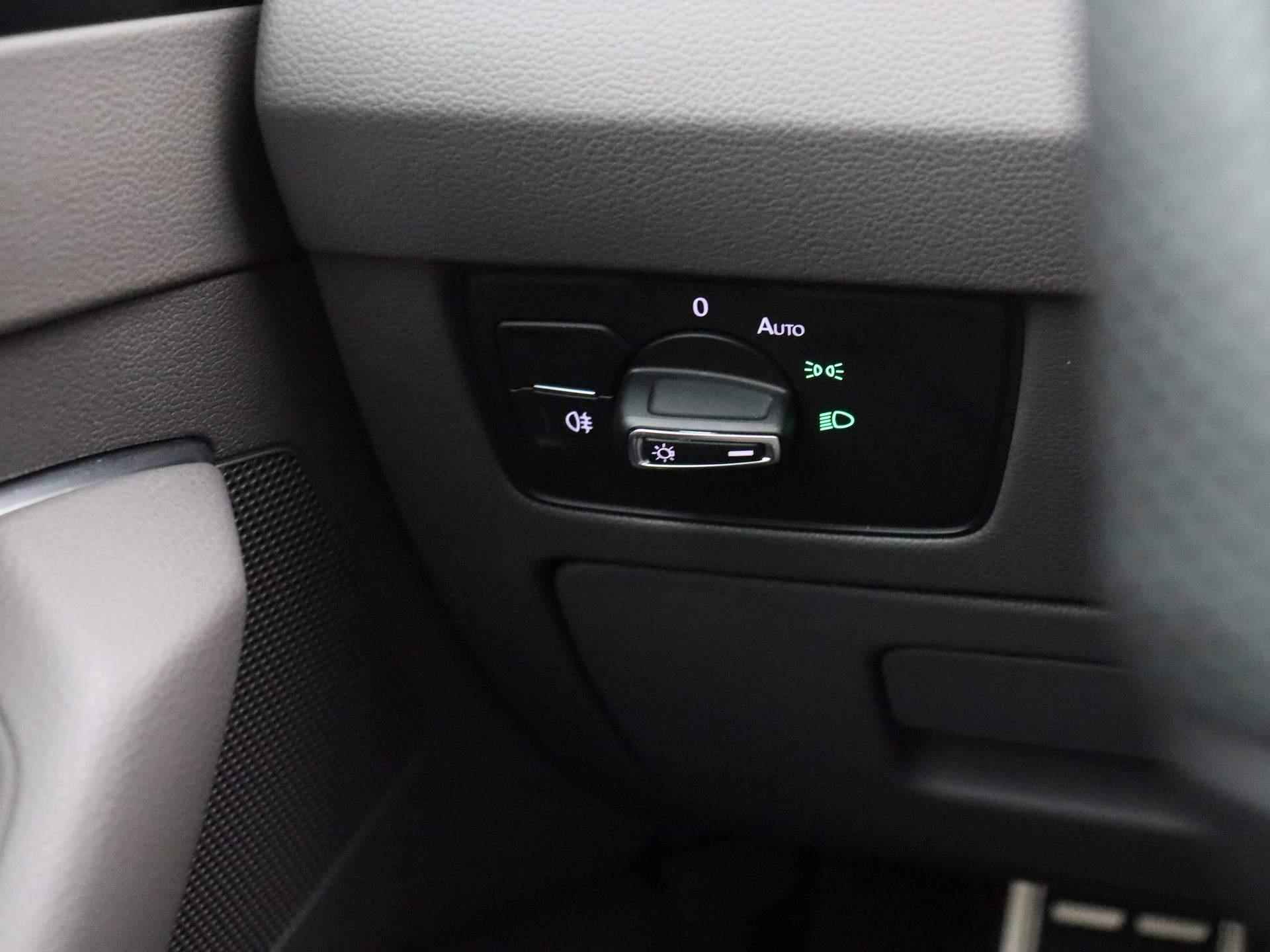 Volkswagen Arteon 1.4 TSI eHybrid Elegance | Automaat | Leder | Navigatie | Climate control | Parkeer sensoren | LMV | LED | Stoel verwarming | Apple carplay | DAB | Lage km stand - 26/43