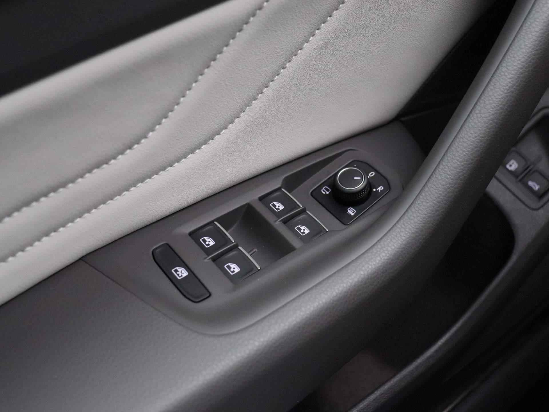 Volkswagen Arteon 1.4 TSI eHybrid Elegance | Automaat | Leder | Navigatie | Climate control | Parkeer sensoren | LMV | LED | Stoel verwarming | Apple carplay | DAB - 27/43