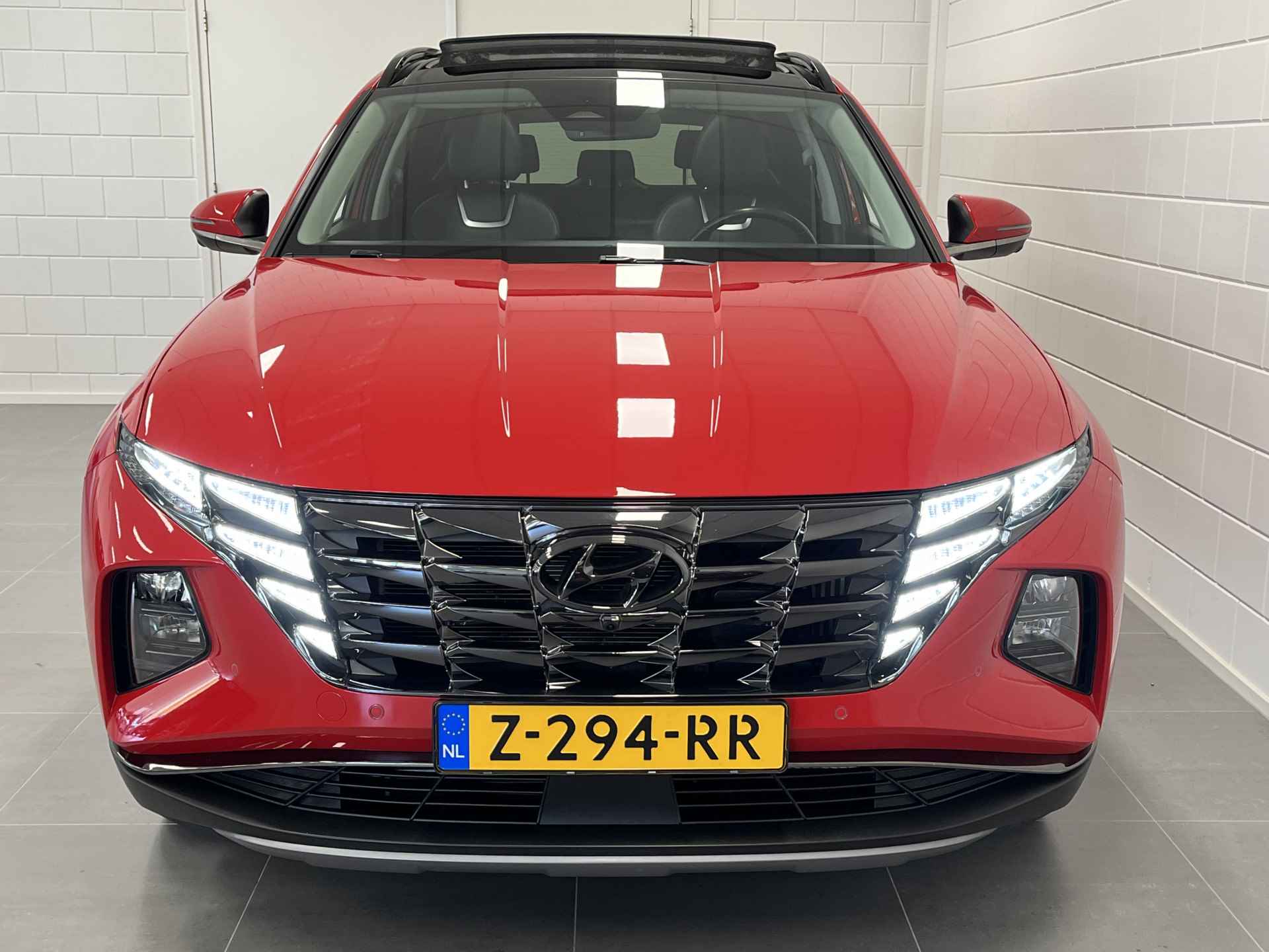 Hyundai Tucson 1.6 T-GDI PHEV Premium Sky 4WD TREKHAAK | PANORAMADAK | LEDER | NAVIGATIE | ZEER RIJKE UITRUSTING - 52/53