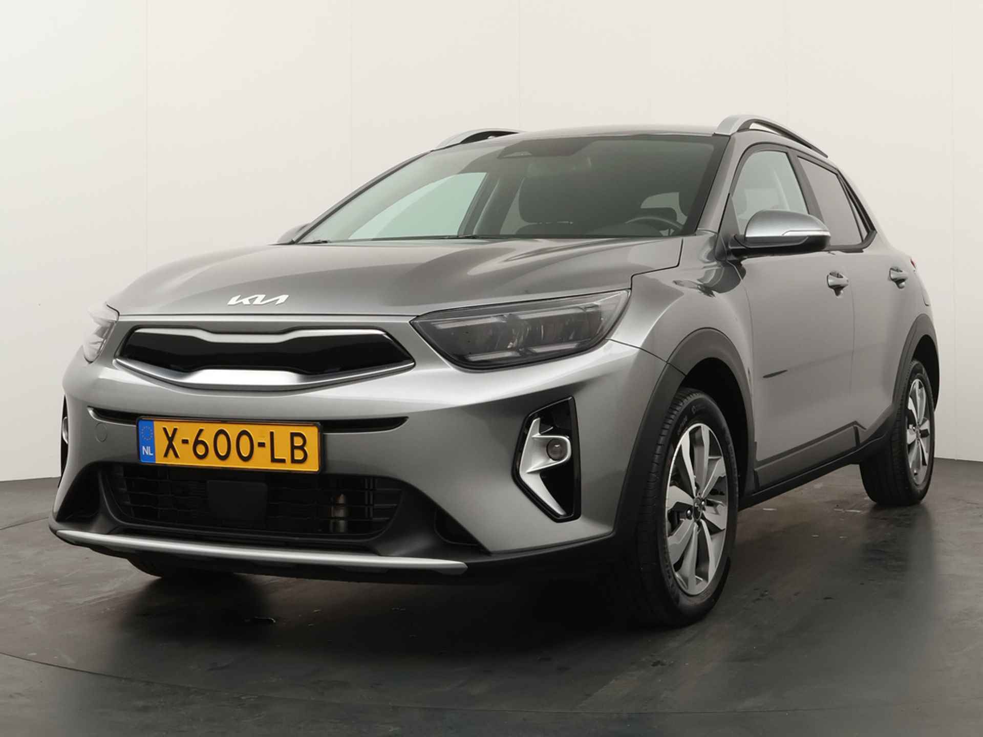 Kia Stonic 1.0 T-GDi MHEV DynamicPlusLine - Navigatie - Climate Control - Keyless Entry - Apple Carplay/Android Auto - Fabrieksgarantie tot 12-2030 - 3/50