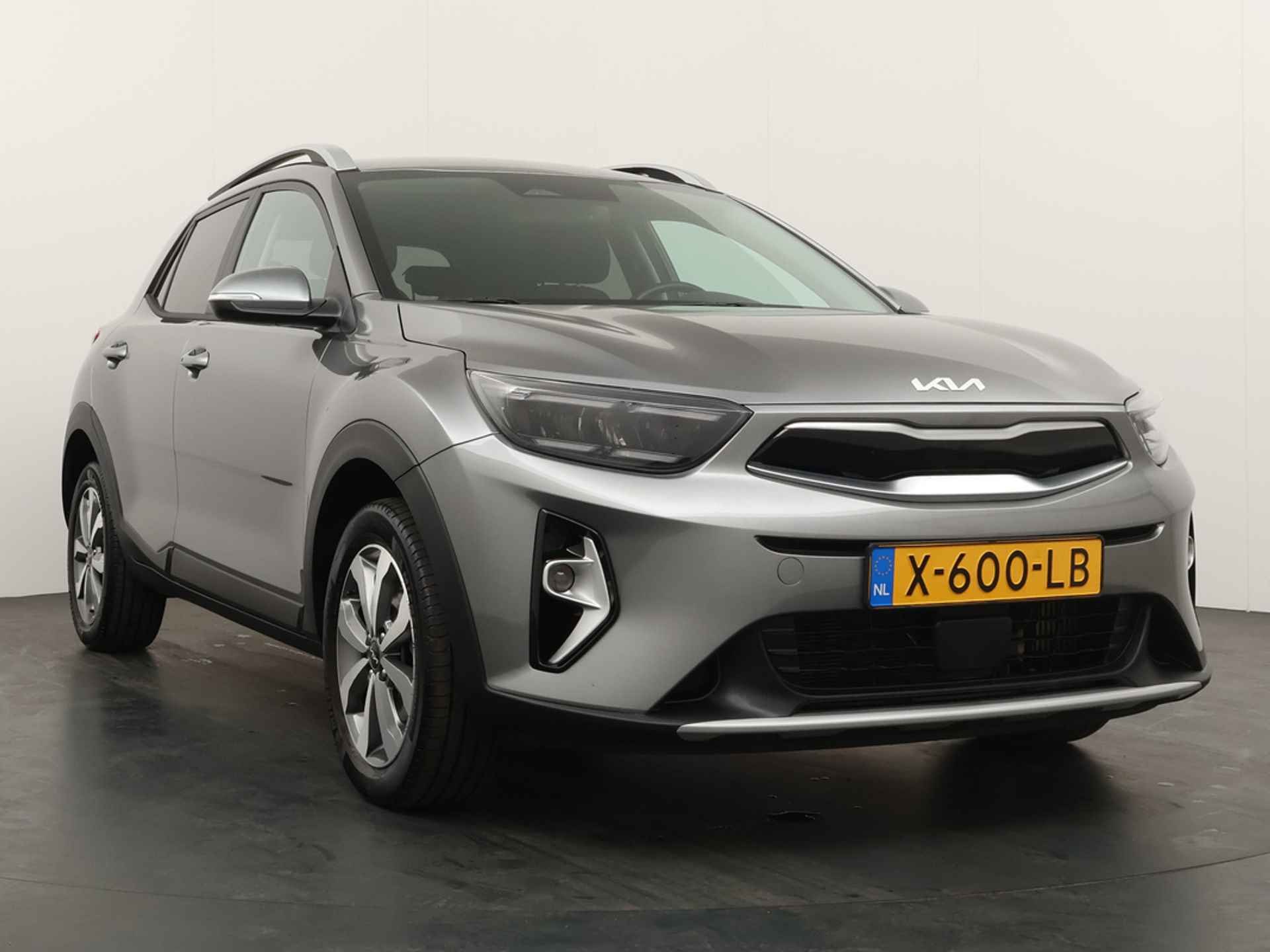 Kia Stonic 1.0 T-GDi MHEV DynamicPlusLine - Navigatie - Climate Control - Keyless Entry - Apple Carplay/Android Auto - Fabrieksgarantie tot 12-2030 - 12/50