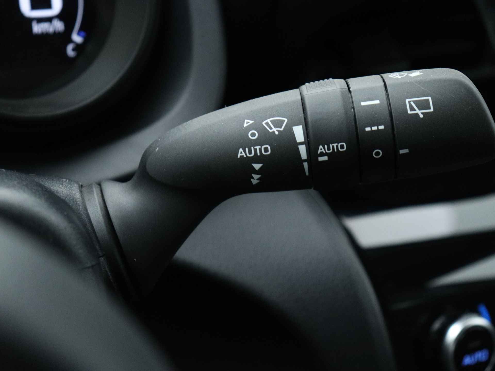 Toyota Yaris Cross 1.5 Hybrid Active Limited Automaat | Apple Carplay/Android Auto | Dealer onderhouden | - 25/42