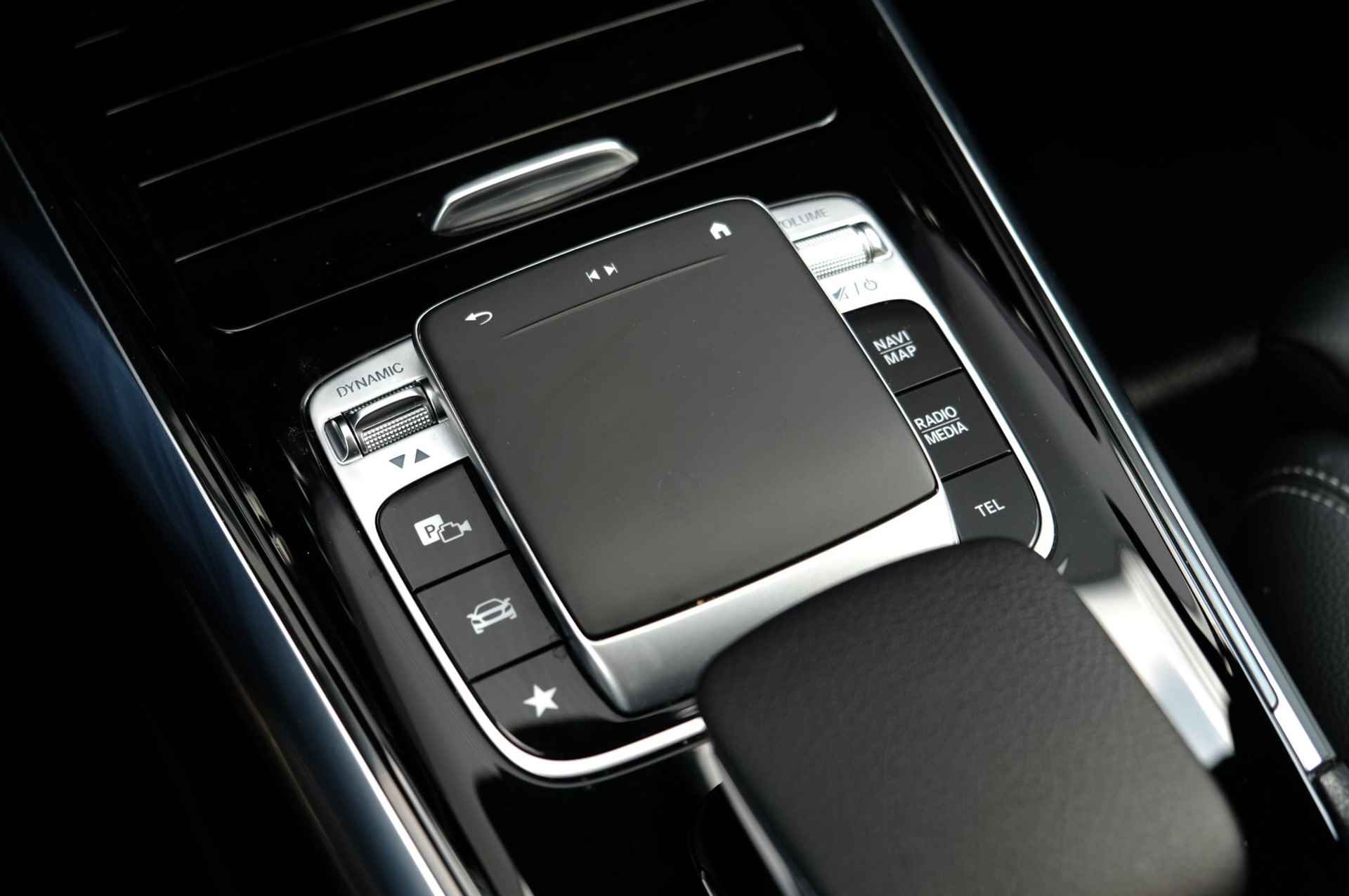 Mercedes-Benz B-klasse 200 Business Solution Luxury | cruise control | comfortstoelen | parkeer assistent | sportstuur | Achteruitrijcamera - 16/34