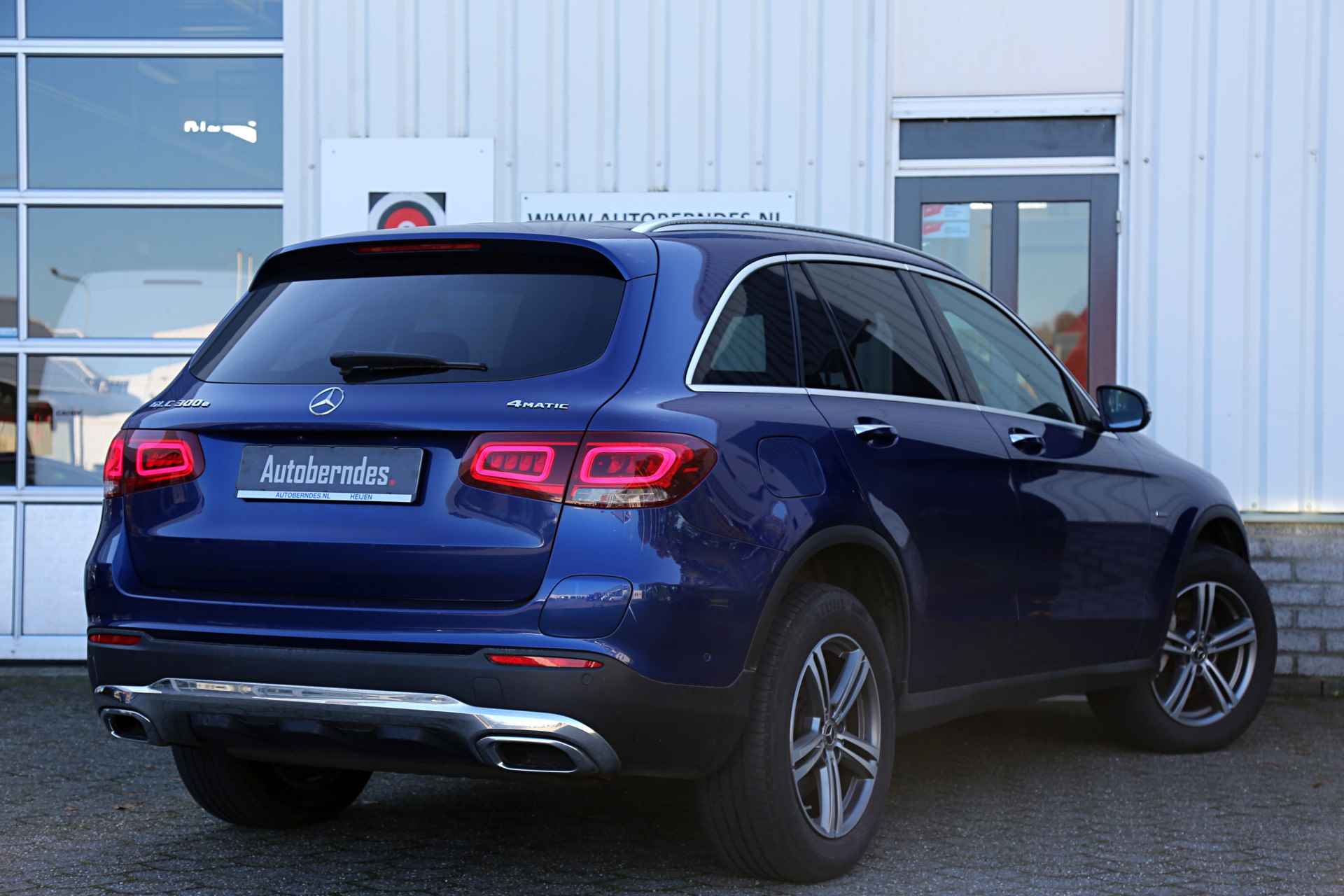 Mercedes-Benz GLC 300e 4MATIC*Perfect MB Onderh.*1ste Eig*BTW*ACC/Sfeer/Dodehoek/Keyless Entry+Go/Leder/Stoelverw./Elek Klep/LED/Apple Carplay-And - 2/12