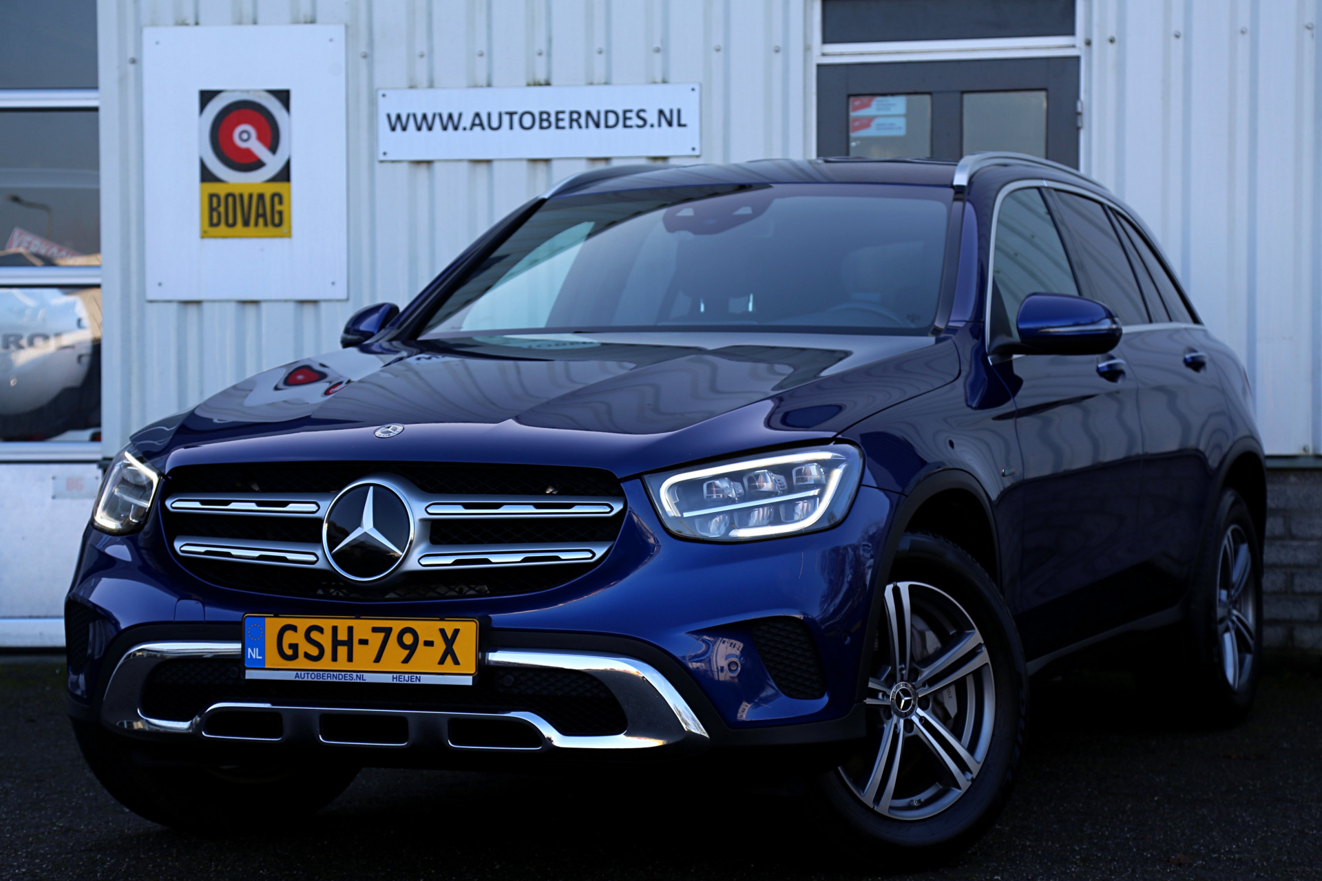 Mercedes-Benz GLC 300e PHEV Plug in 4MATIC*Perfect MB Onderh.*1ste Eig*BTW*ACC/Sfeer/Dodehoek/Keyless Entry+Go/Leder/Stoelverw./Elek Klep/LED/Appl