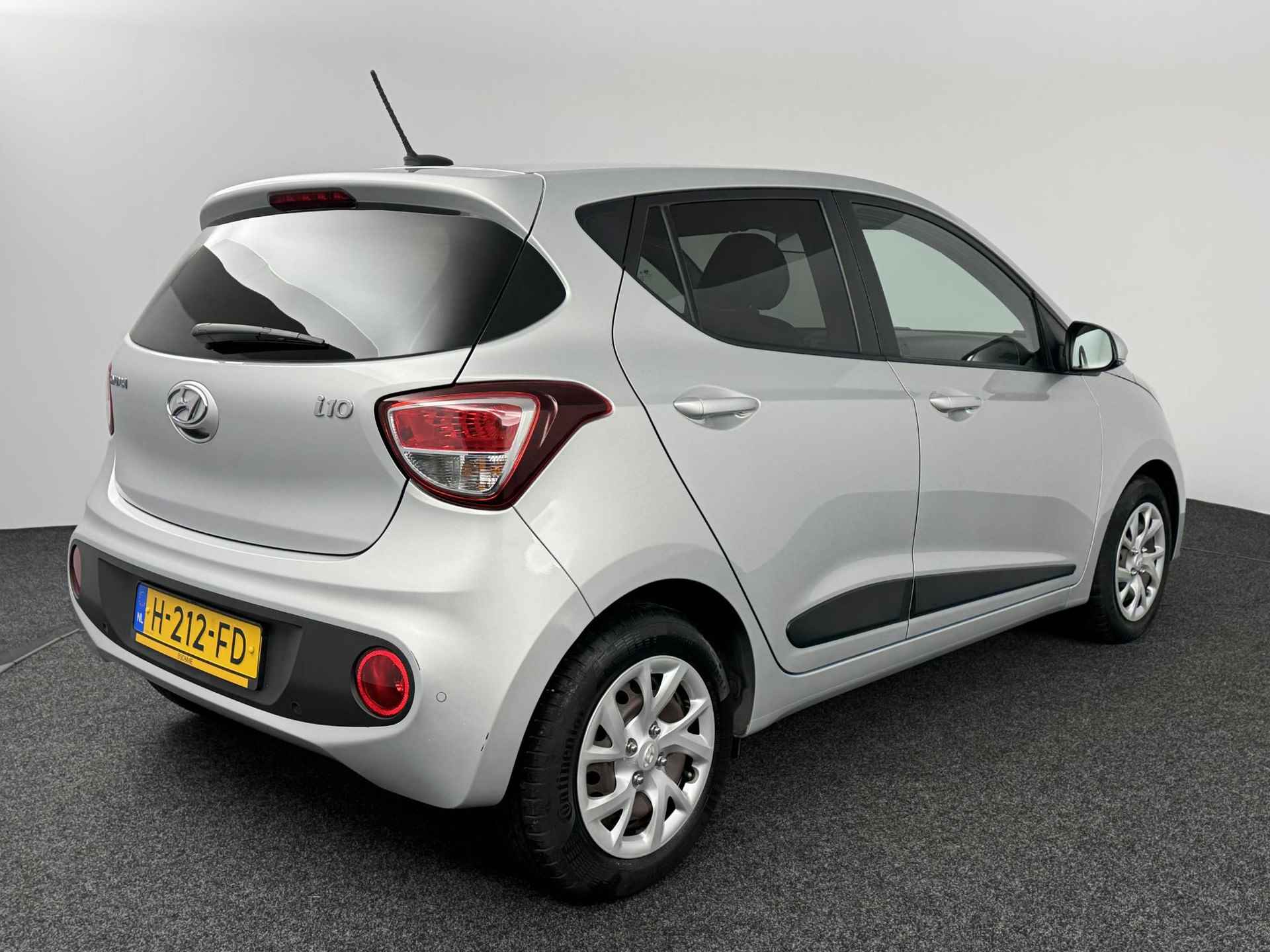 Hyundai i10 1.0i Premium  | Navigatie | Cruise Control | Stoelverwarming | - 4/48