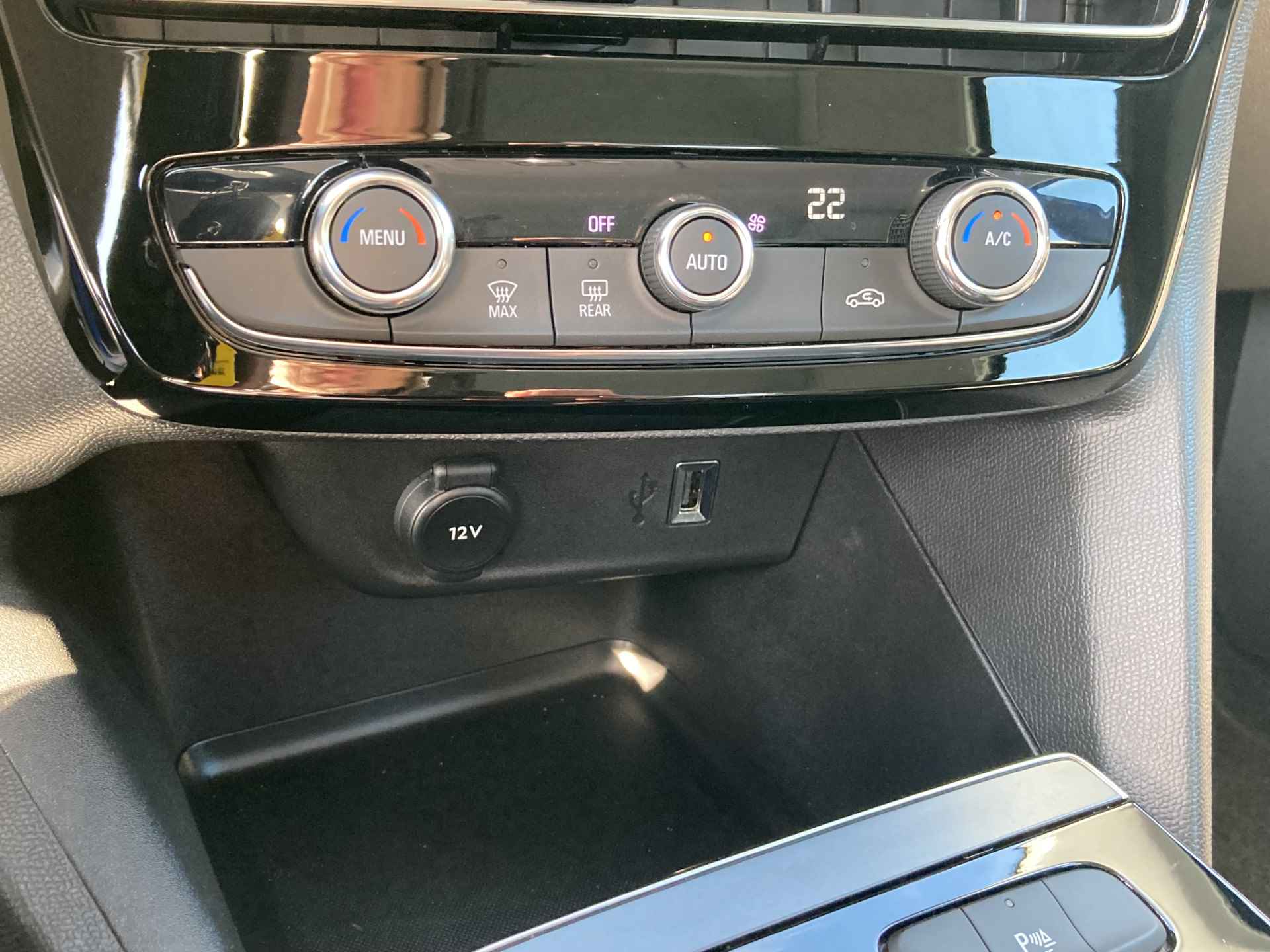 Opel Mokka 1.2 Turbo 130pk Automaat Business Elegance | Camera | Cruise | Navi by app | Stuurverwarming | pdc achter | - 25/35