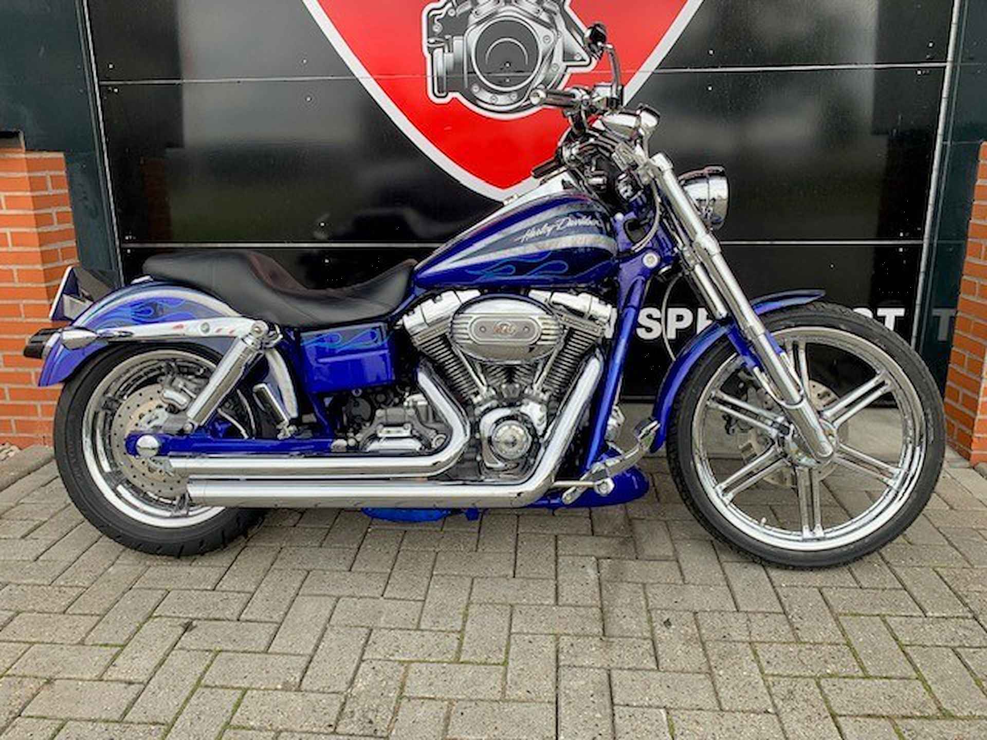 Harley-Davidson FXDSE2 DYNA CVO STREET FXDB - 3/18