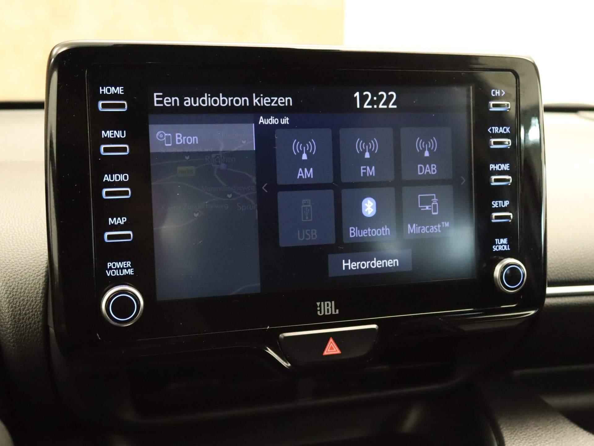 Toyota Yaris 1.5 Hybrid Style - ORIGINEEL NEDERLANDSE AUTO - NAVIGATIE - CLIMATE CONTROL - 16 INCH LICHT METALEN VELGEN - ACHTERUITRIJCAMERA - JBL AUDIO - VERWARMBARE VOORSTOELEN - TELEFOONLADER - KEYLESS ENTRY/ START - MIDDENARMSTEUN VOOR - 27/40