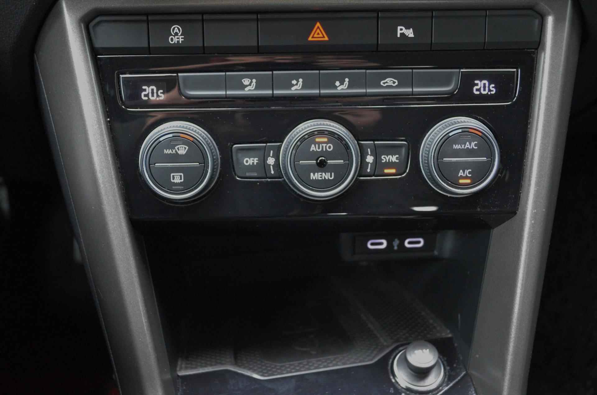 Volkswagen T-Roc 1.5 TSI Style Business Automaat / Vitual / Adap.CC / Navi. / Camera / Apple Carplay / NL auto - 22/30