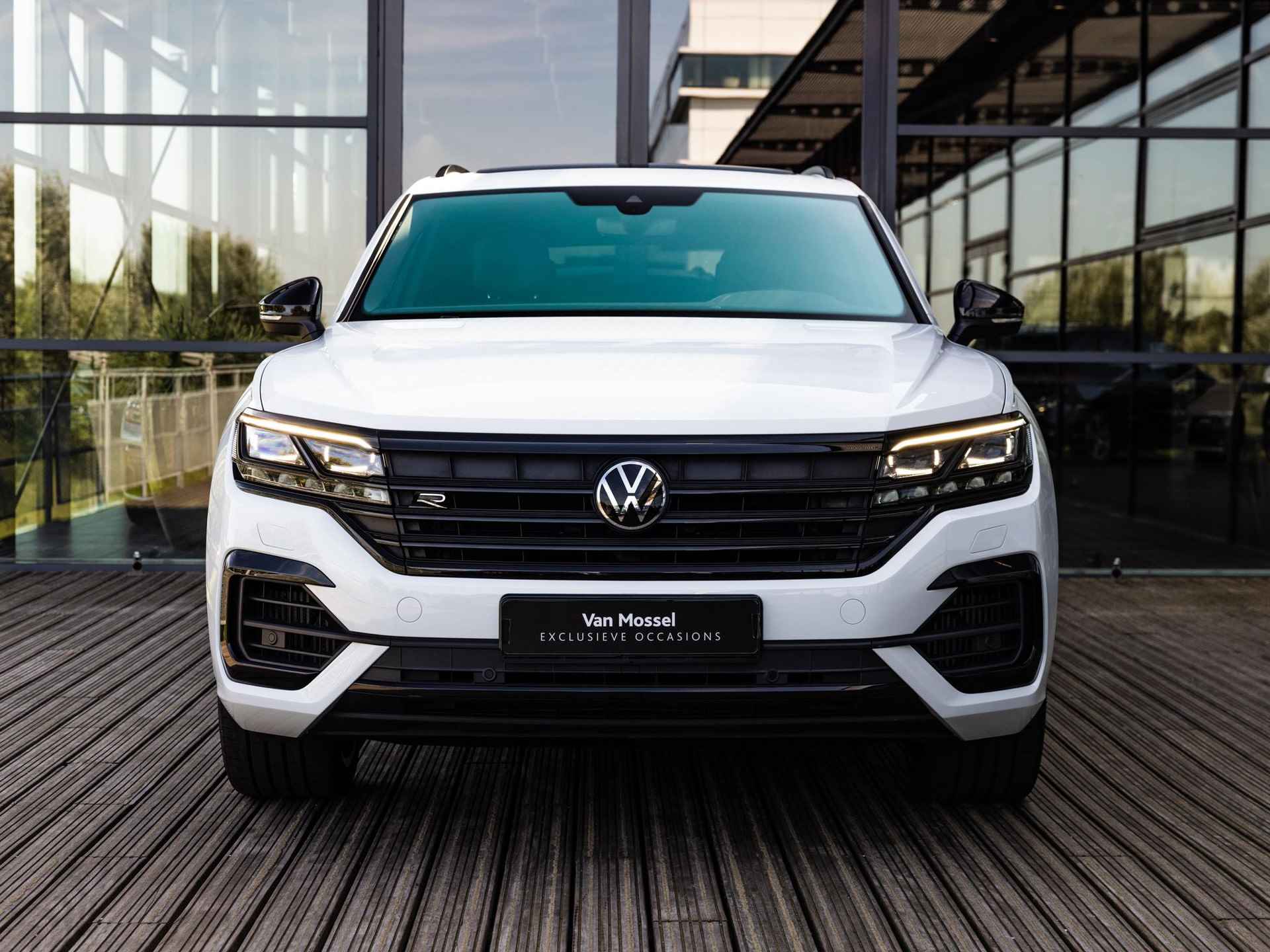 Volkswagen Touareg 3.0 TSi 4Motion R E-Hybrid | SOFTCLOSE | PANORAMA/SCHUIF-KANTELDAK | APPLE CARPLAY | MATRIX-LED | INNOVISIONDASHBOARD | 22" ESTORIL | BLACK STYLE | LUCHTVERING | - 3/54