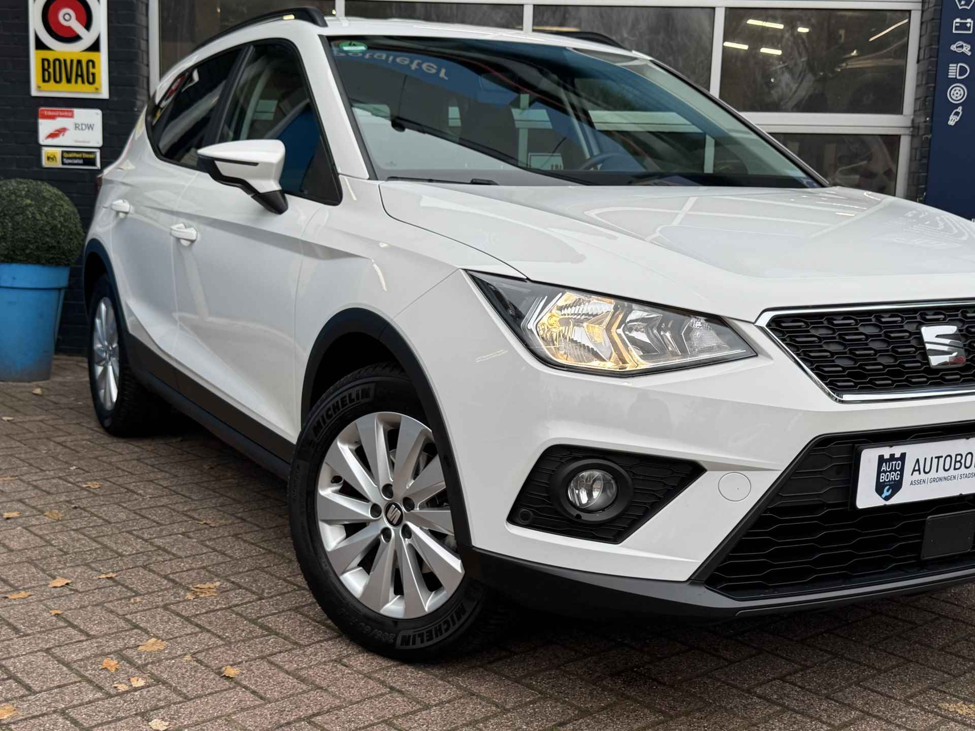 SEAT Arona 1.0 TSI Style Business Intense | Achteruitrijcamera | Trekhaak | Navigatie | Apple Carplay | Rijklaar + 12 Maand BOVAG Garantie - 43/55