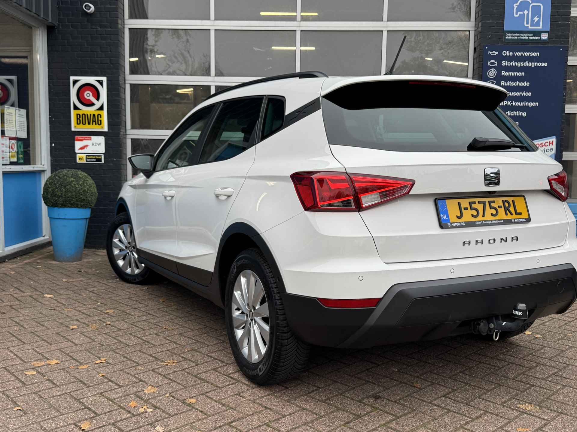 SEAT Arona 1.0 TSI Style Business Intense | Achteruitrijcamera | Trekhaak | Navigatie | Apple Carplay | Rijklaar + 12 Maand BOVAG Garantie - 49/55