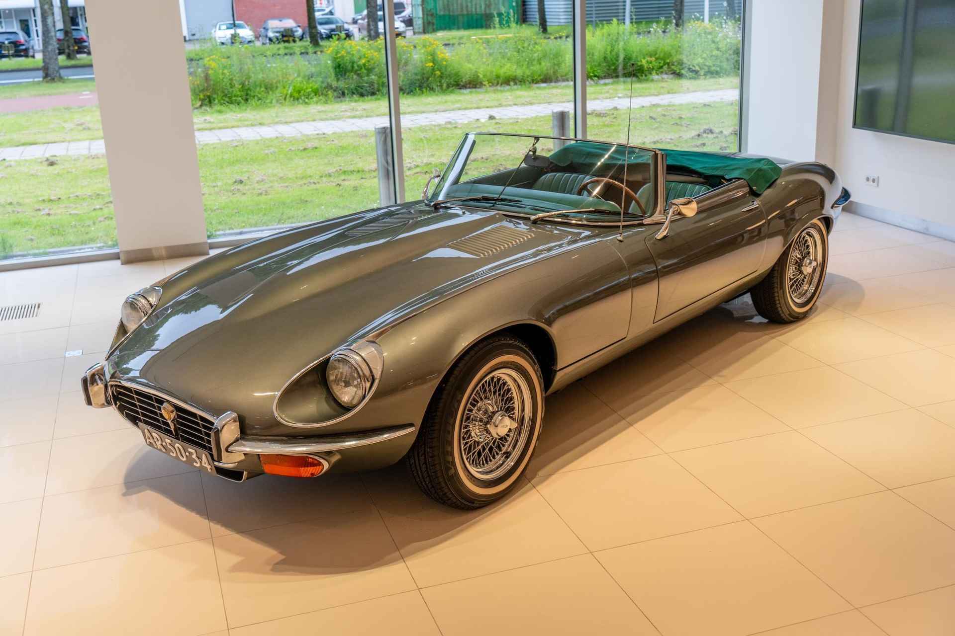 Jaguar E-Type 5.3 V12 Roadster - 2/35