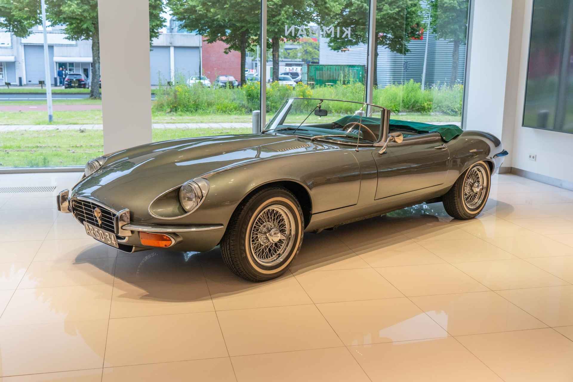 Jaguar E-Type 5.3 V12 Roadster - 3/35