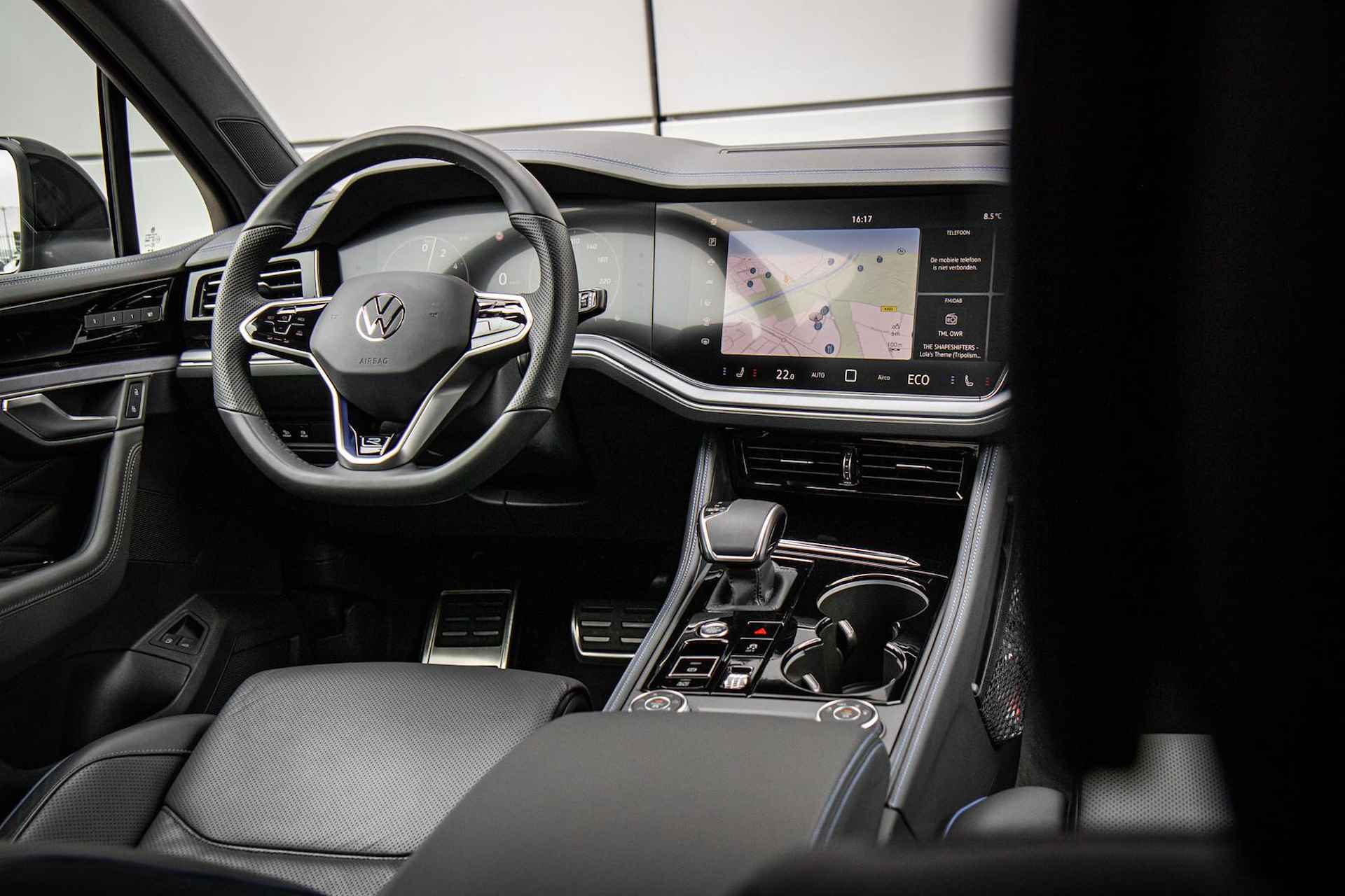 Volkswagen Touareg R 3.0 TSI 462PK eHybrid 4MOTION 462pk | Panoramadak | Stoelenpakket | Luchtvering | Servosluiting | 22'' LMV - 32/52