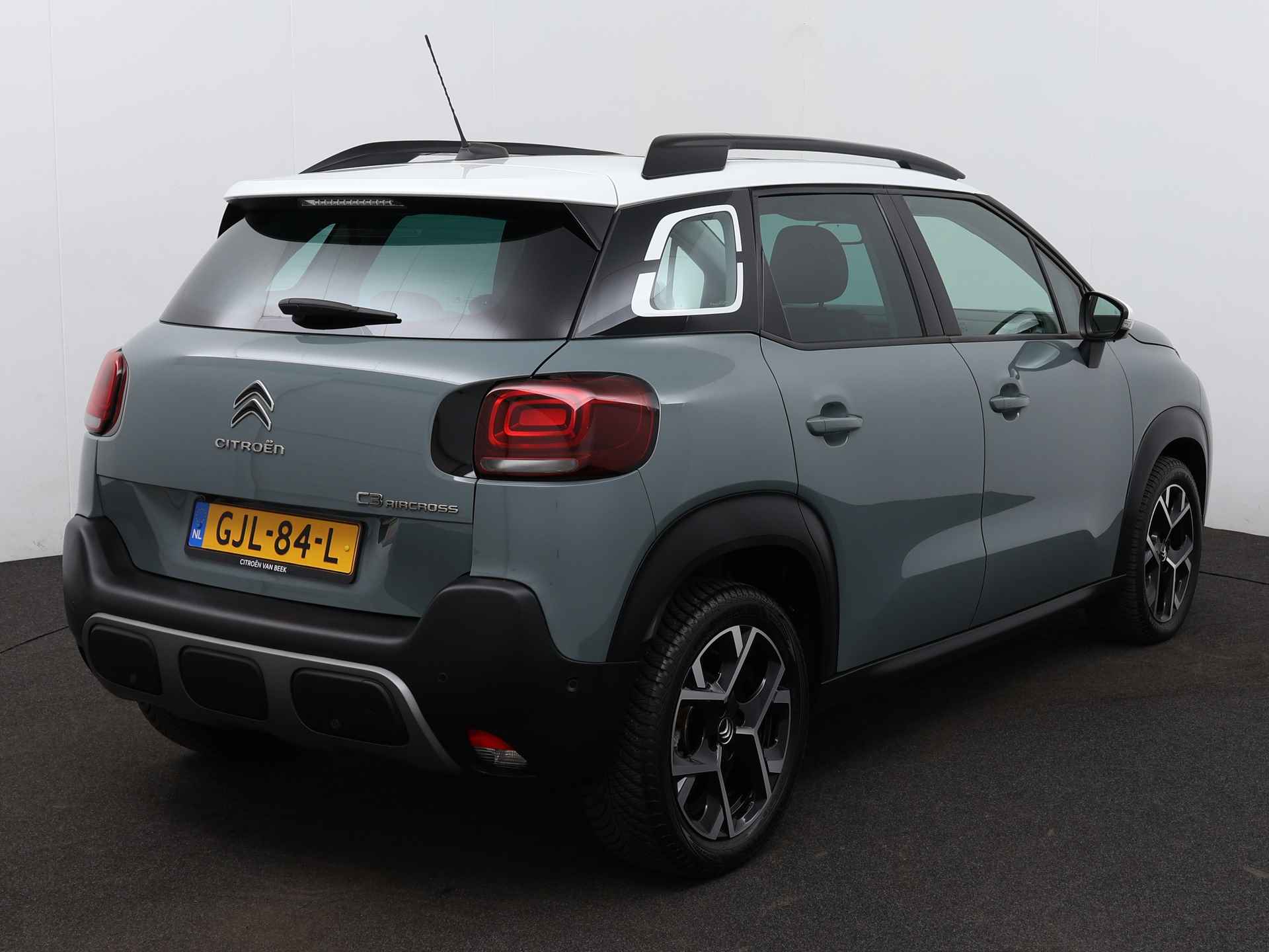 Citroën C3 Aircross 1.2 Turbo 130pk Automaat Shine | Rijklaar | Panorama dak | Keyless entry | - 2/27