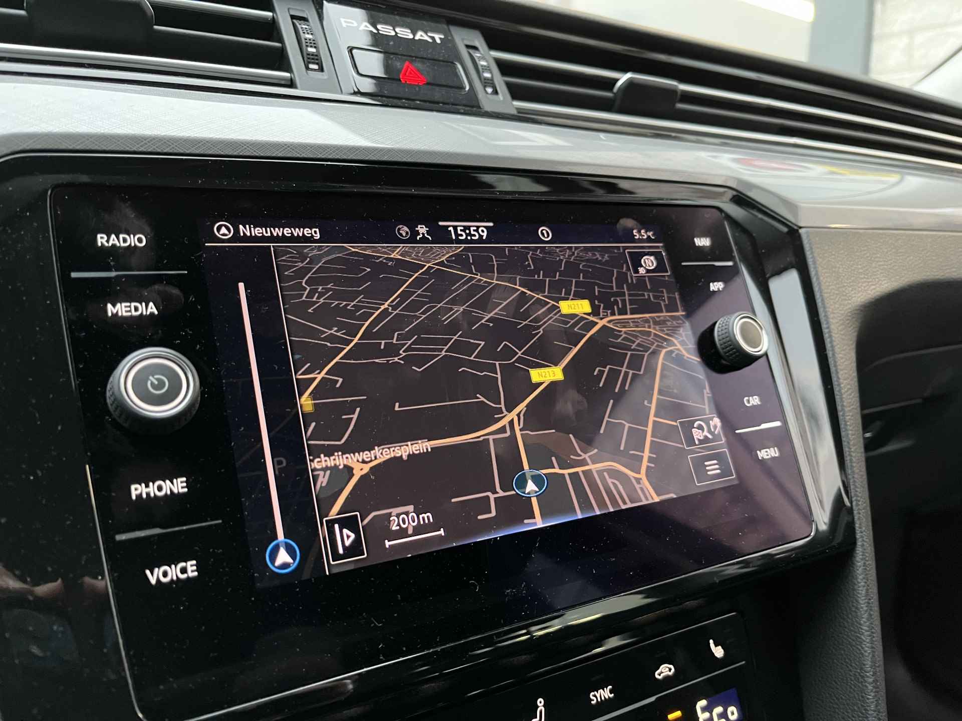 Volkswagen Passat Variant 1.4 TSI PHEV GTE Business / AUTOMAAT/ CAMERA/ PARK. SENSOREN/ LED/ ERGO COMFORT/ STOELVERWARM./ DIGITAL DASHBOARD/ ADAPT. CRUISE/ APP-CONNECT/ NAVI/ CLIMA/ DAB/ 17" LMV - 14/25