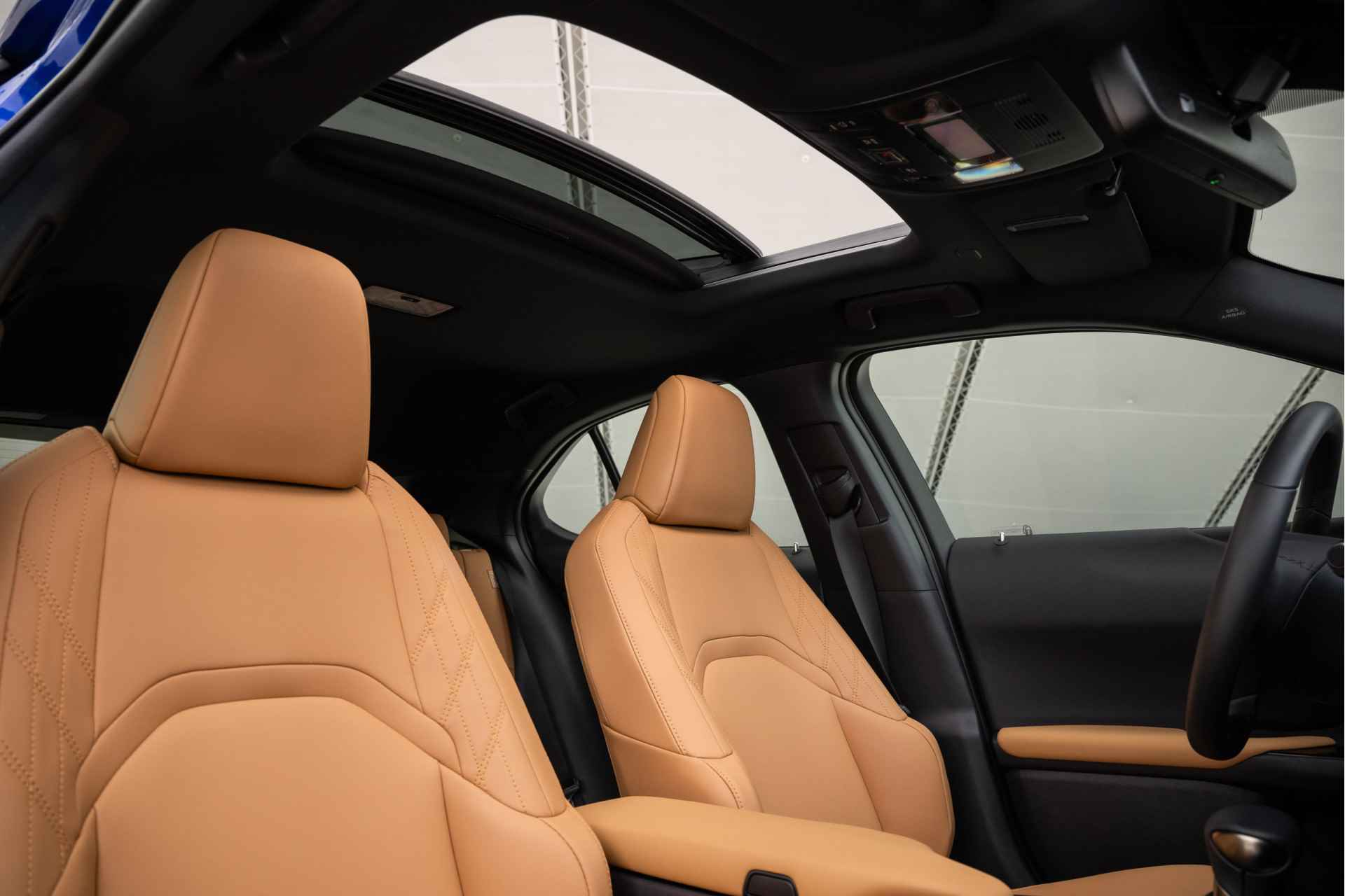 Lexus UX 250h F Sport Design | Schuif-Kanteldak | Voorstoelen verwarmd | Apple Carplay | - 25/47