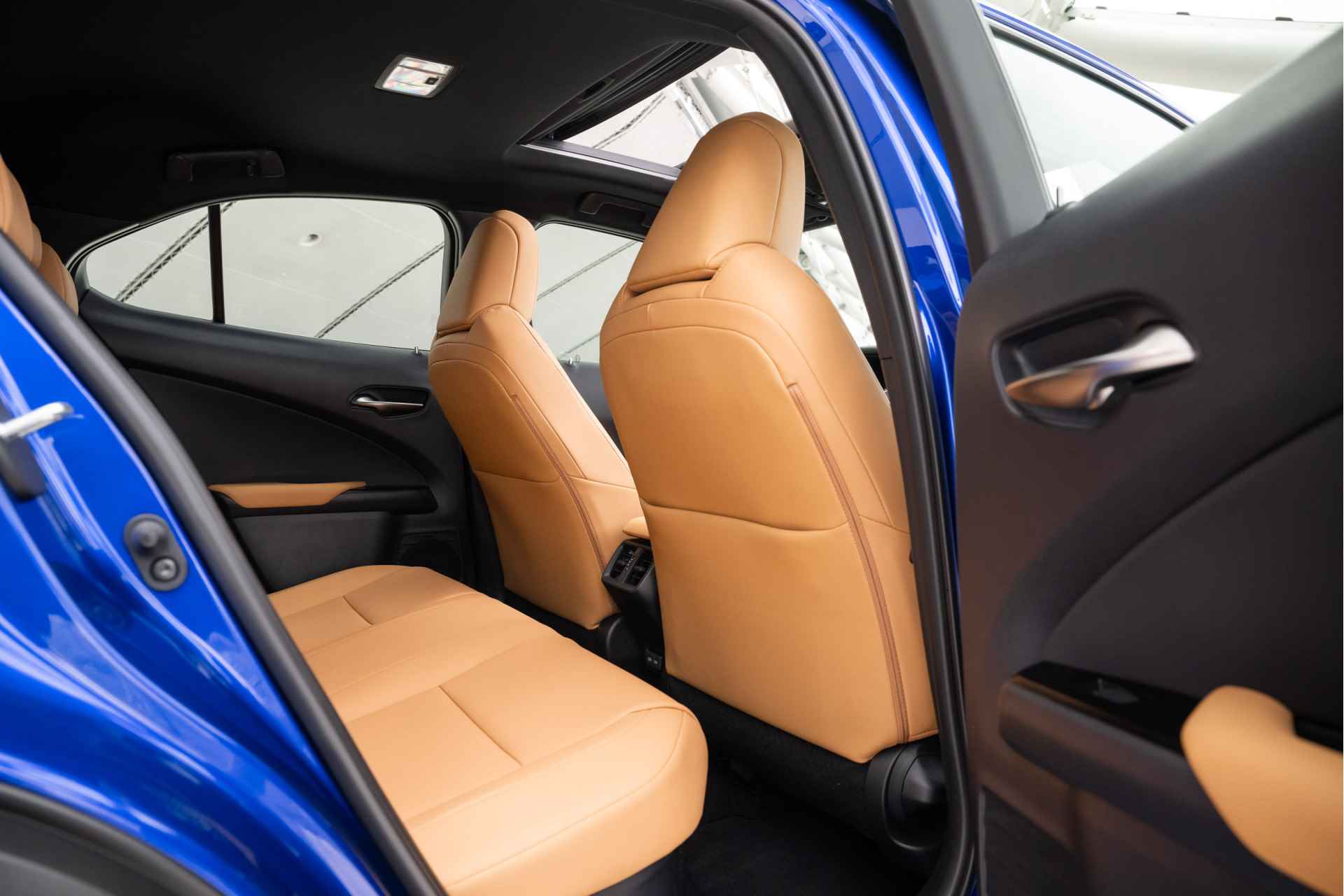 Lexus UX 250h F Sport Design | Schuif-Kanteldak | Voorstoelen verwarmd | Apple Carplay | - 26/47