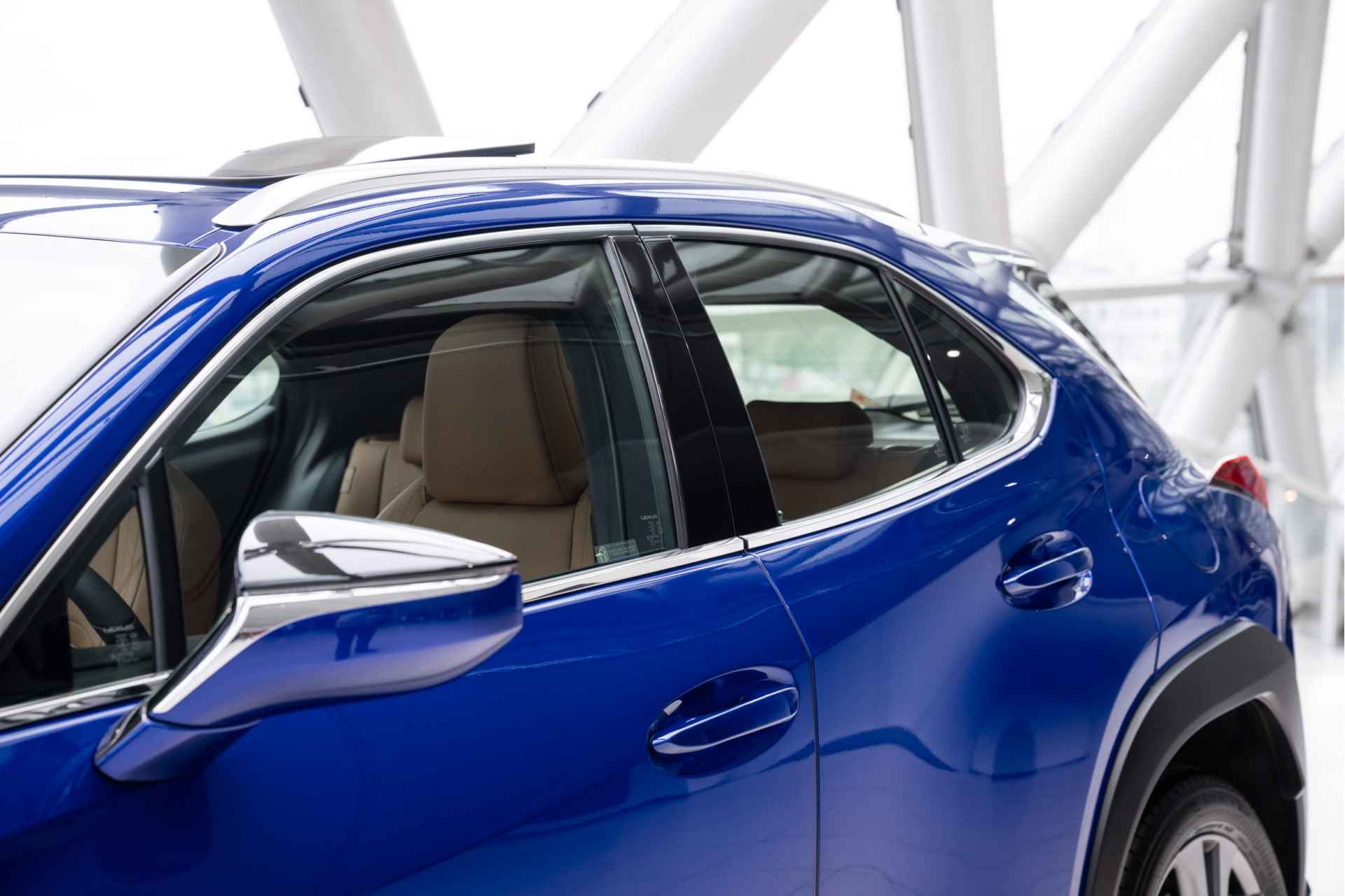 Lexus UX 250h F Sport Design | Schuif-Kanteldak | Voorstoelen verwarmd | Apple Carplay | - 35/47