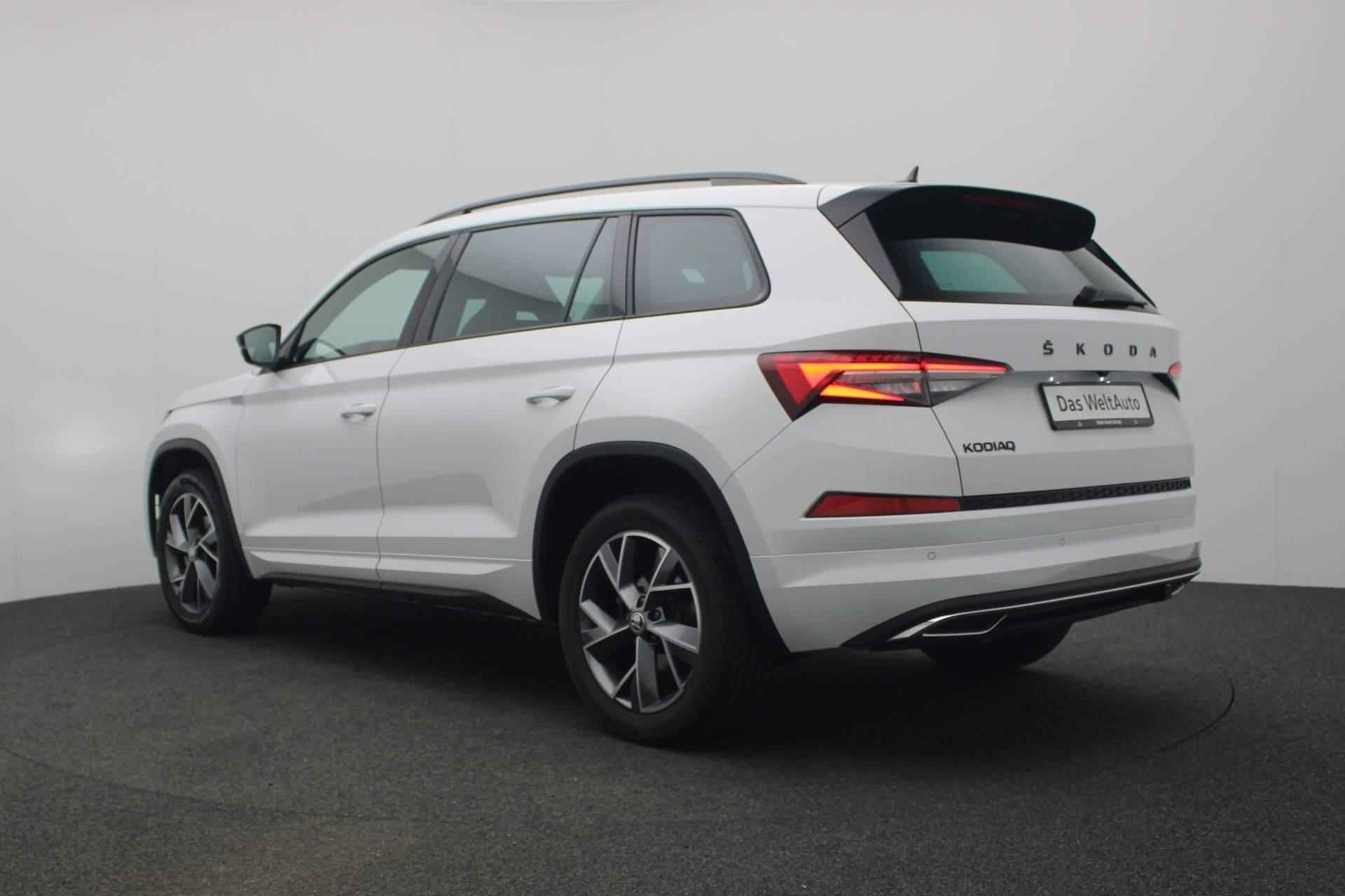 Skoda Kodiaq 7 pers. 1.5 TSI 150PK DSG Sportline Business | Navi | Camera | Matrix LED | Keyless | ACC | 19 inch - 38/44