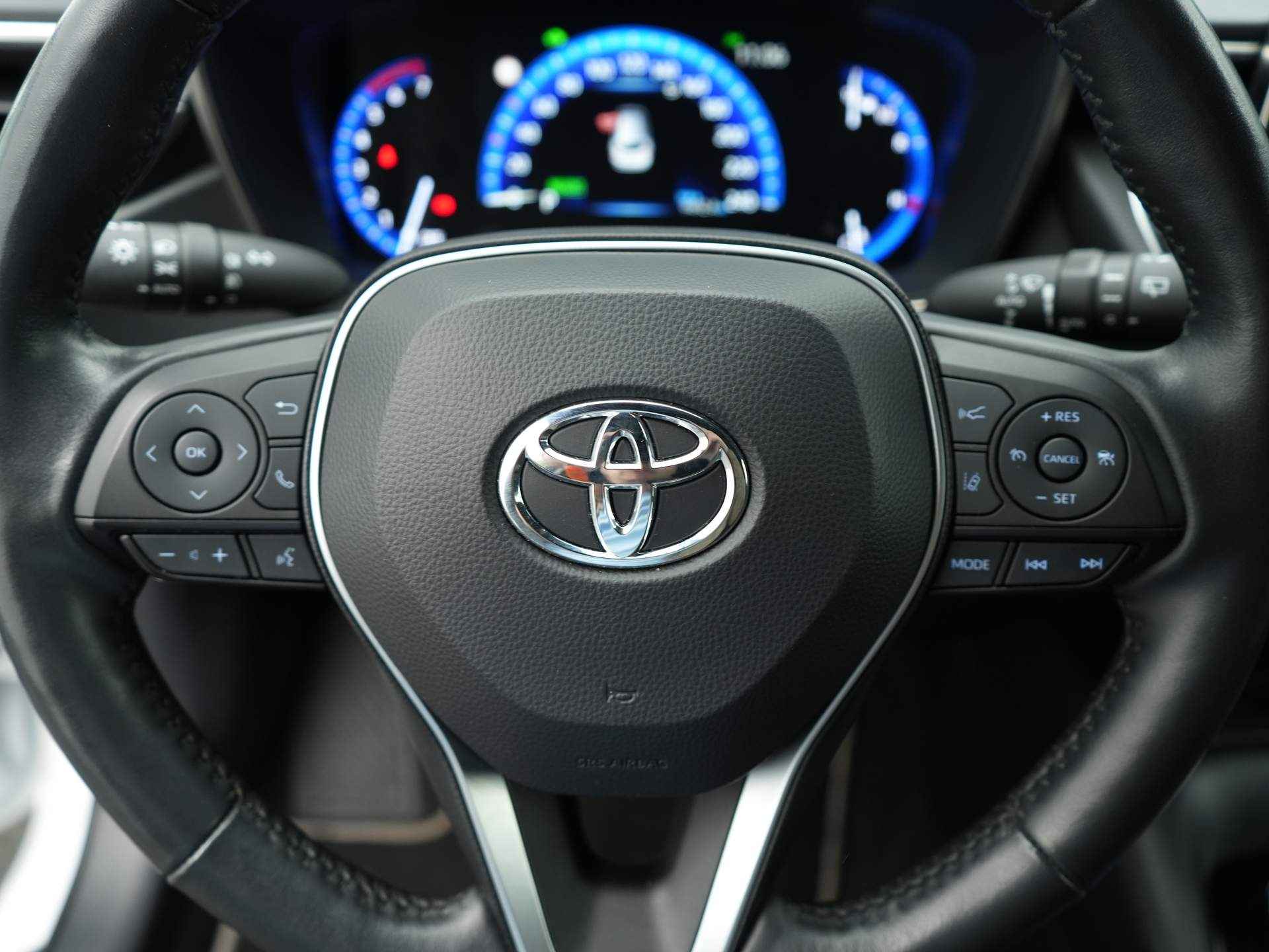 Toyota Corolla Touring Sports 1.8 Hybrid Business Plus - All seasonbanden - Automaat - Hybride - 10/27