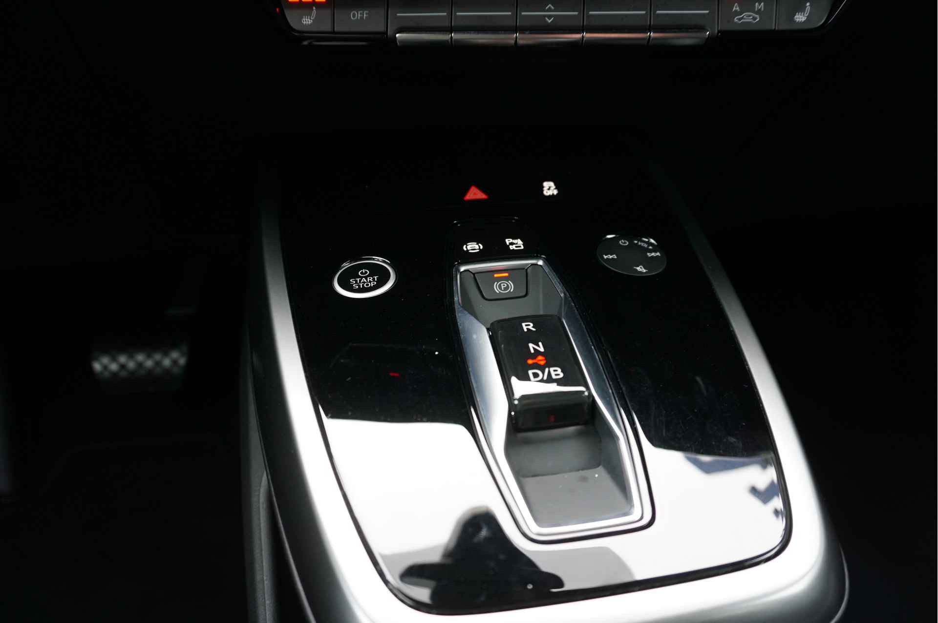 Audi Q4 e-tron 40 77 kWh 150kW Sonos Led Launch edition Advanced Plus - 29/35