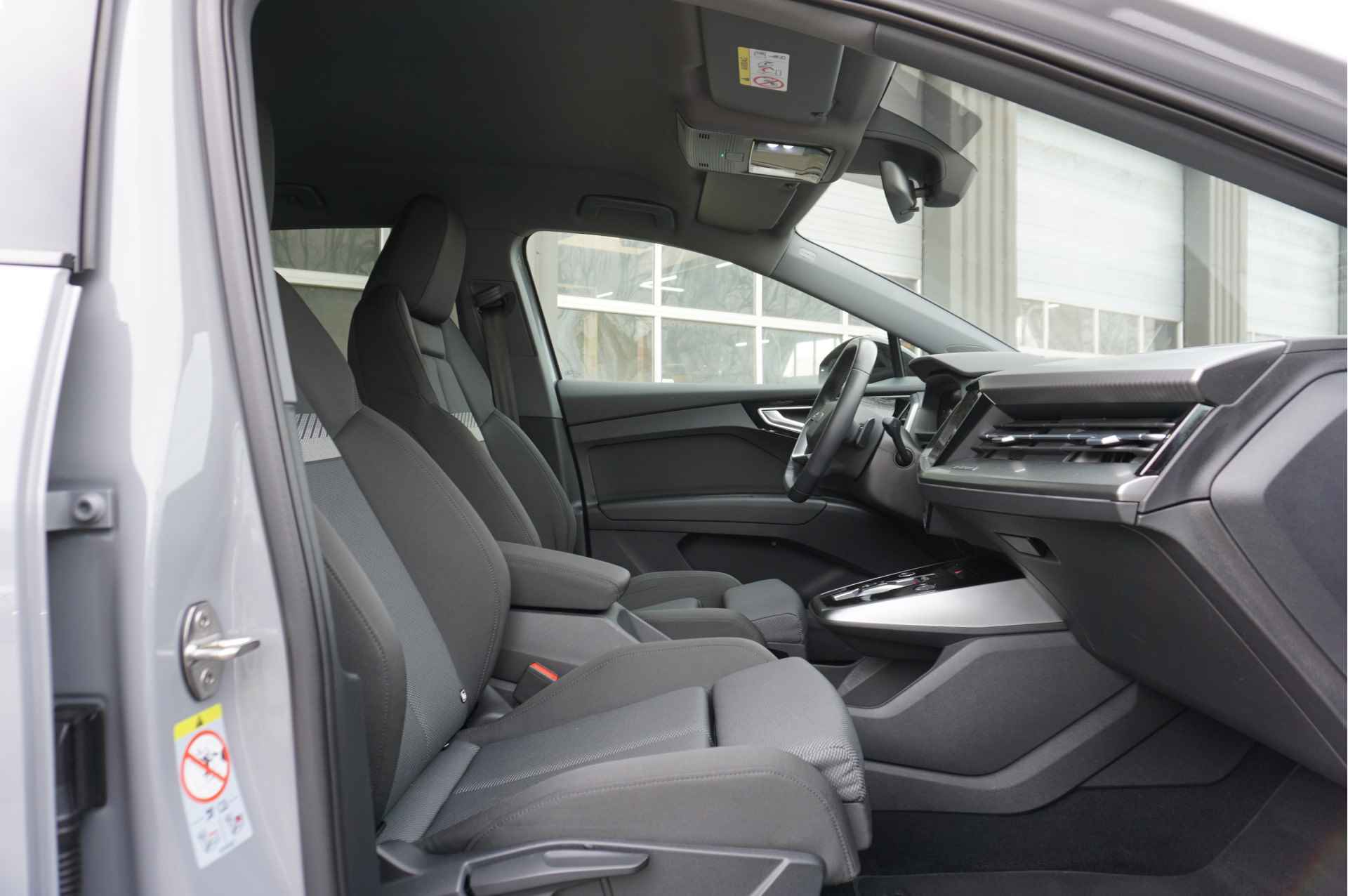 Audi Q4 e-tron 40 77 kWh 150kW Sonos Led Launch edition Advanced Plus - 34/35