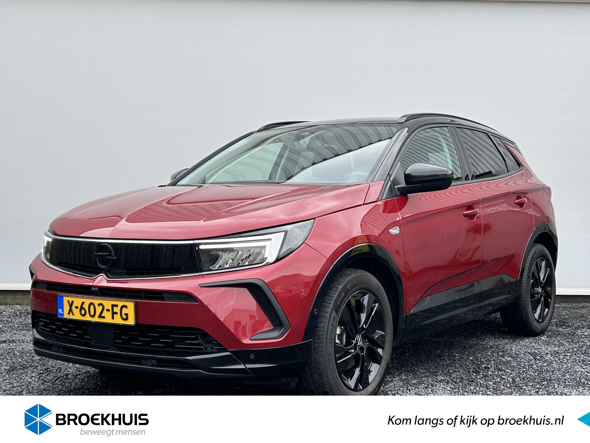 Opel Grandland 1.2 Turbo 130PK GS Line handgeschakeld | Navigatie | Parkeercamera | Parkeersensoren voor + achter | Apple Carplay/Android Auto | Climate control | Grootlicht assistent | bij viaBOVAG.nl
