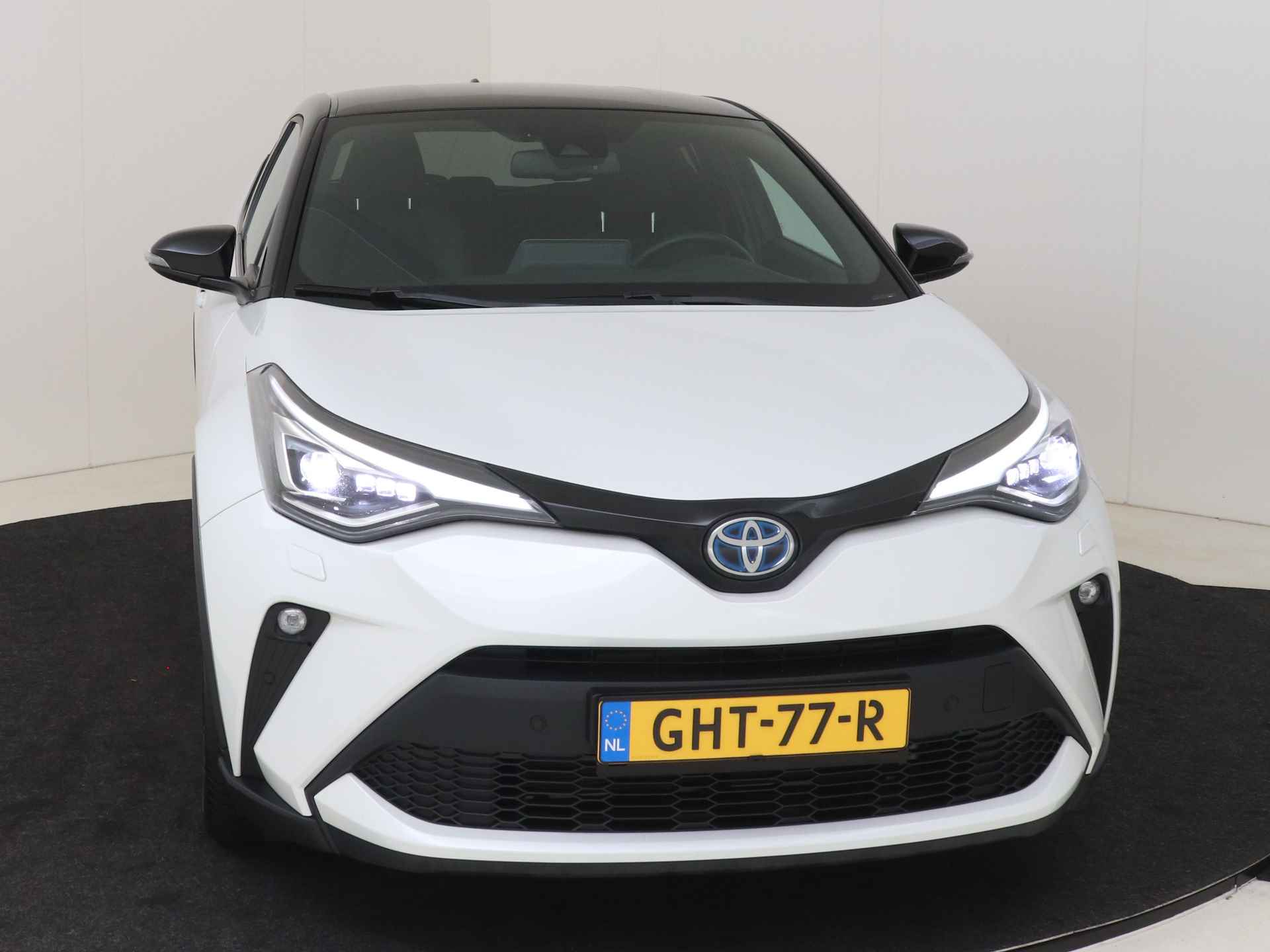 Toyota C-HR 2.0 Hybrid Style Bi-Tone Limited I Navigatie I Climate Control I Cruise Control Adaptief I USB I 1e Eigenaar I Stuur + wisser + Stoelverwarming Voor I Keyless Entry + Start I - 27/52