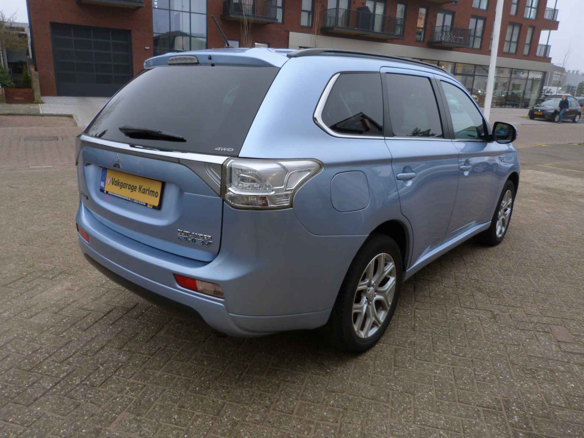 Mitsubishi Outlander 2.0 PHEV Instyle 4WD - 8/30