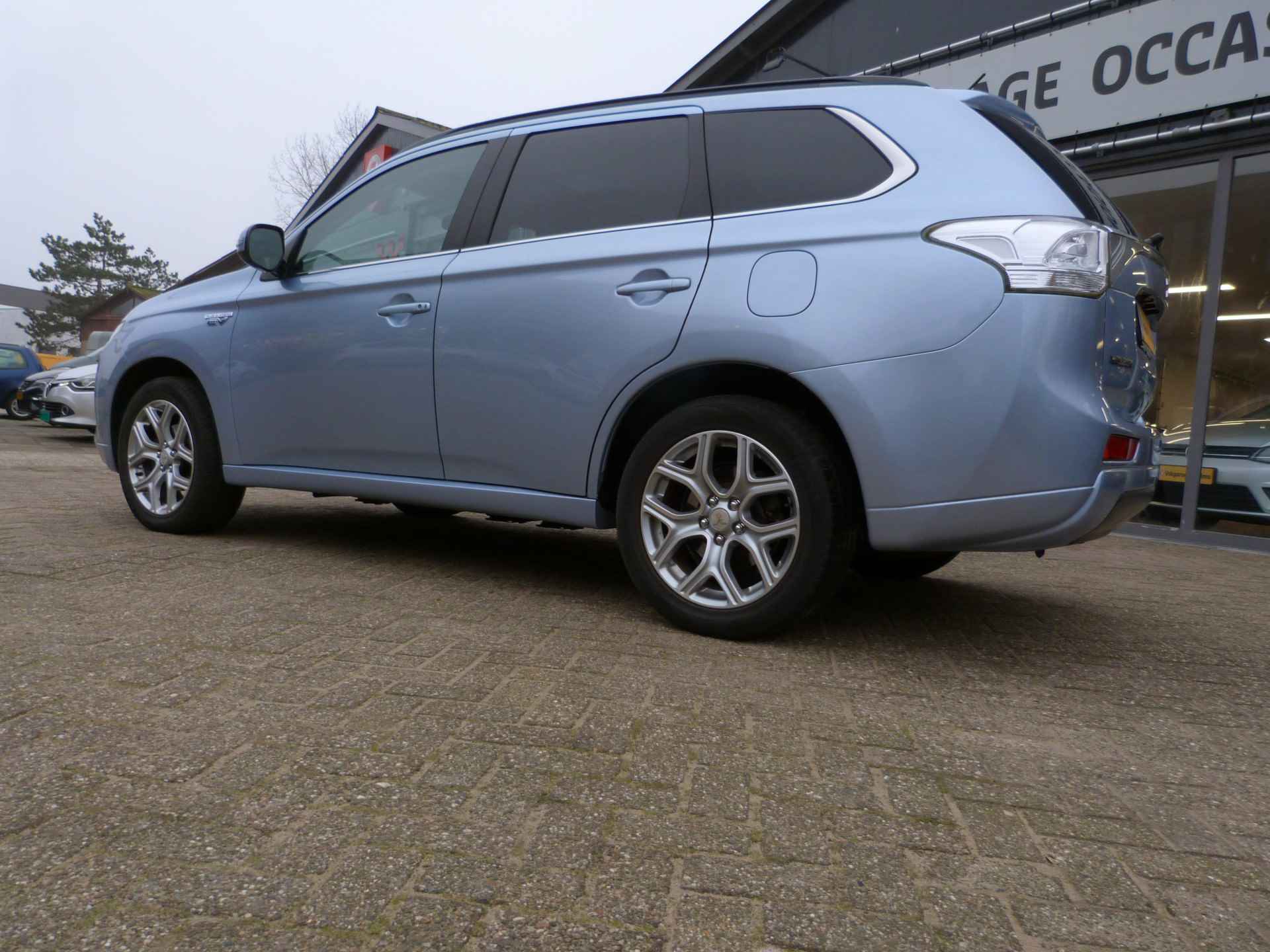 Mitsubishi Outlander 2.0 PHEV Instyle 4WD - 11/30