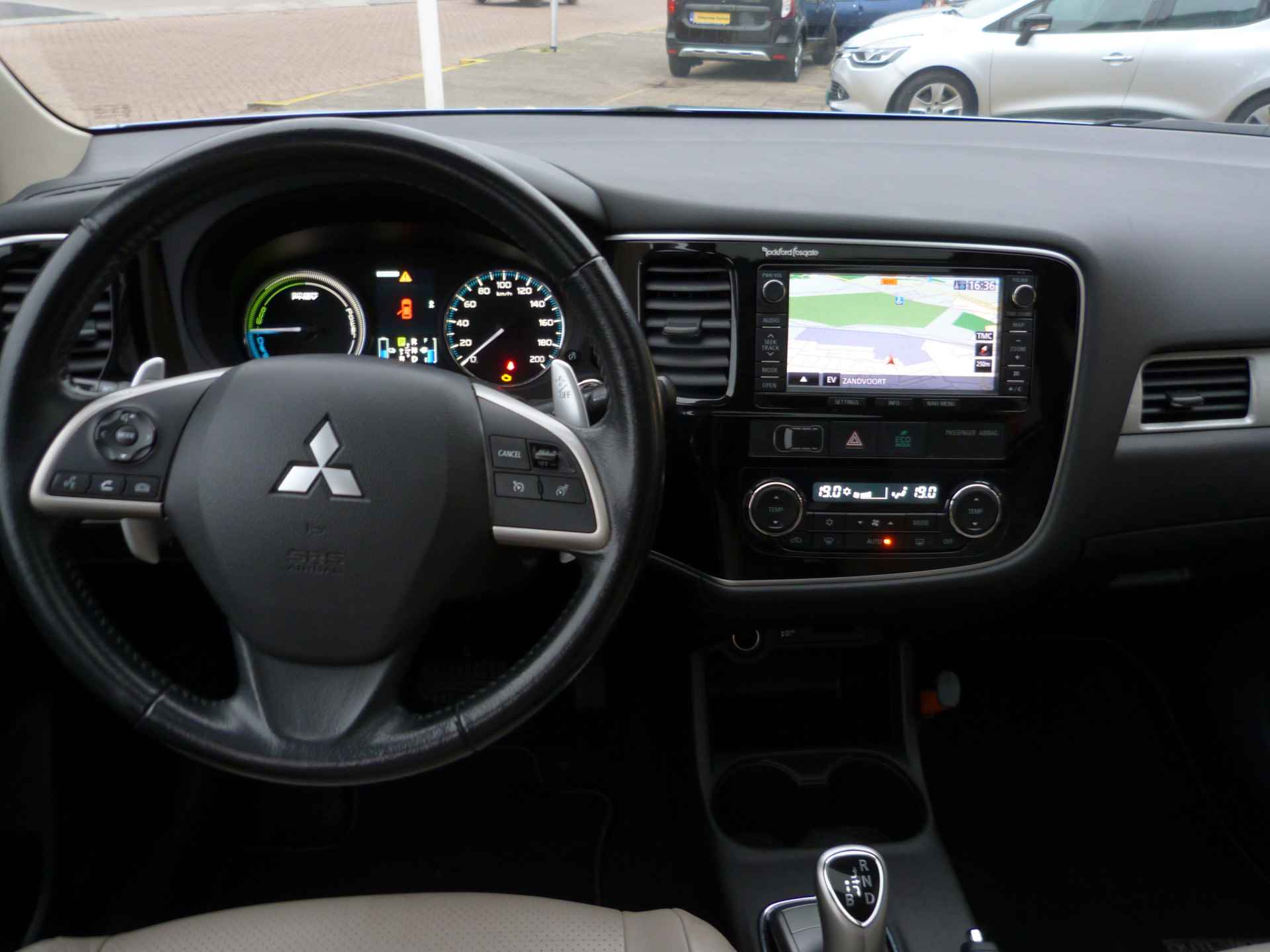 Mitsubishi Outlander 2.0 PHEV Instyle 4WD - 25/30