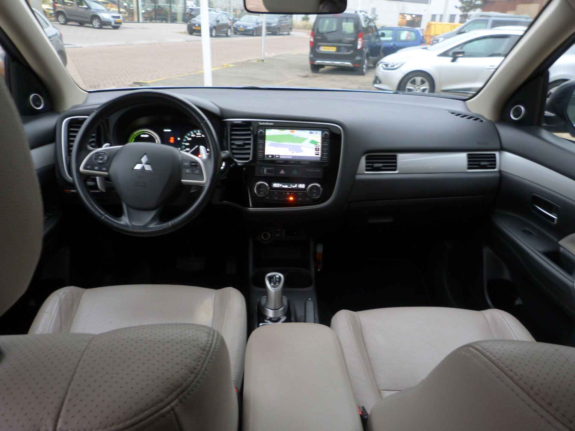 Mitsubishi Outlander 2.0 PHEV Instyle 4WD - 26/30