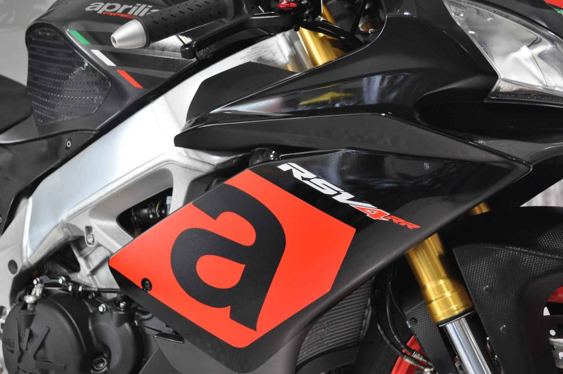 APRILIA Rsv 4 SPECIAL - 25/29